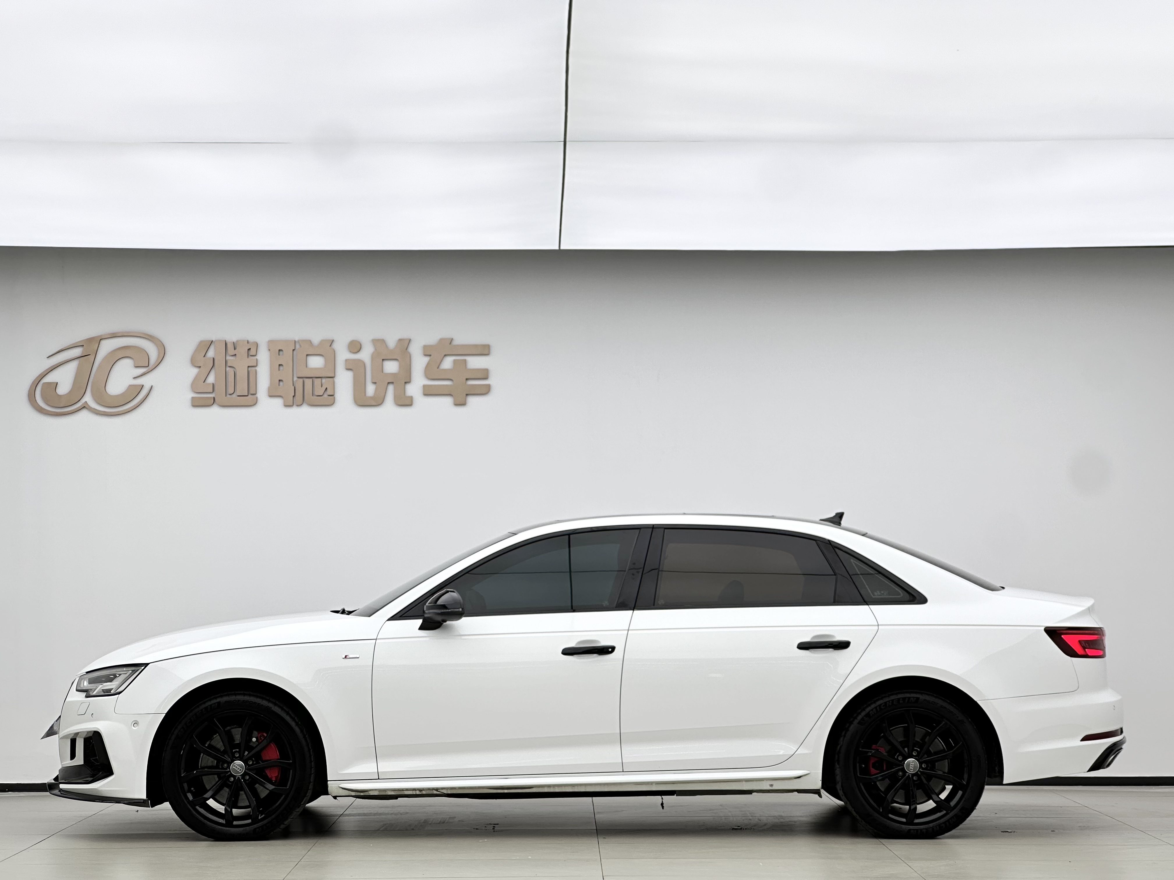 Audi A4L 2018 #3 Audi A4L 2018 car image #3