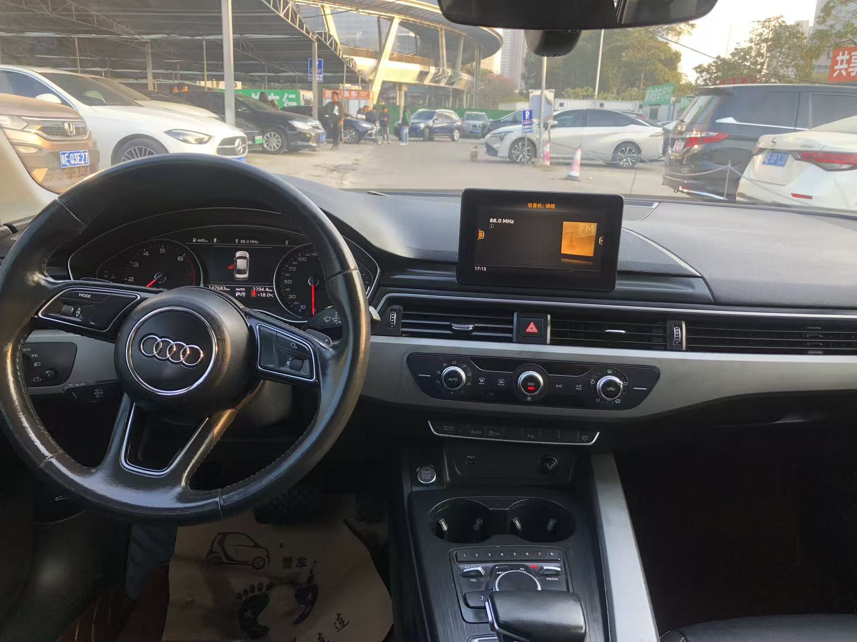 Audi A4L 2019 car image #3