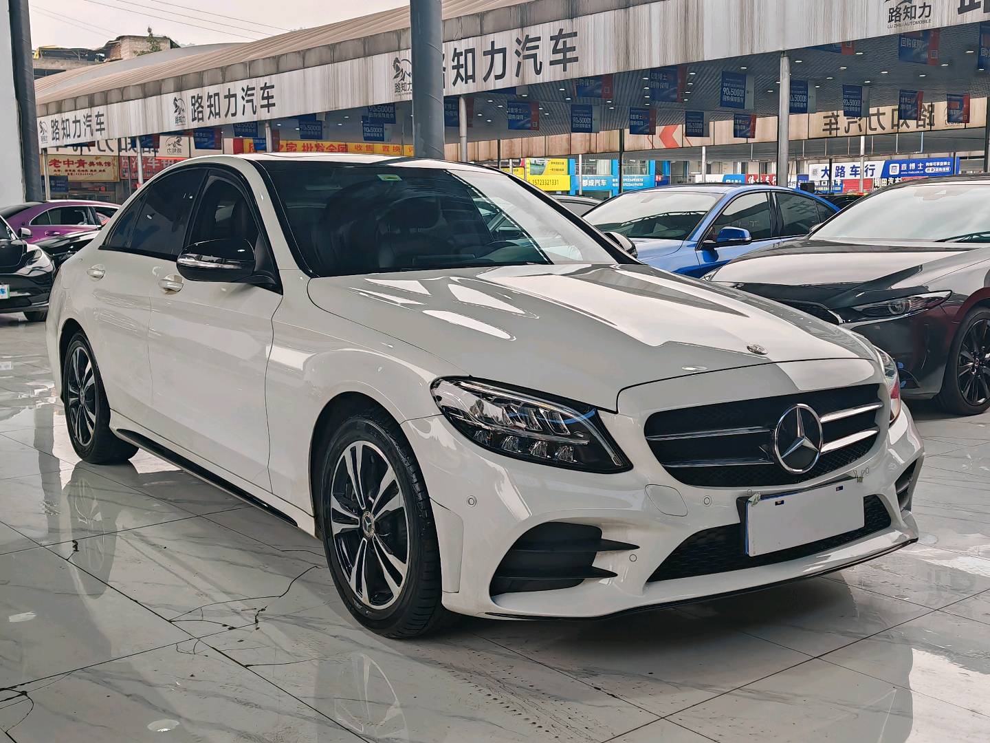 Mercedes-Benz C Class 2019 car image #3