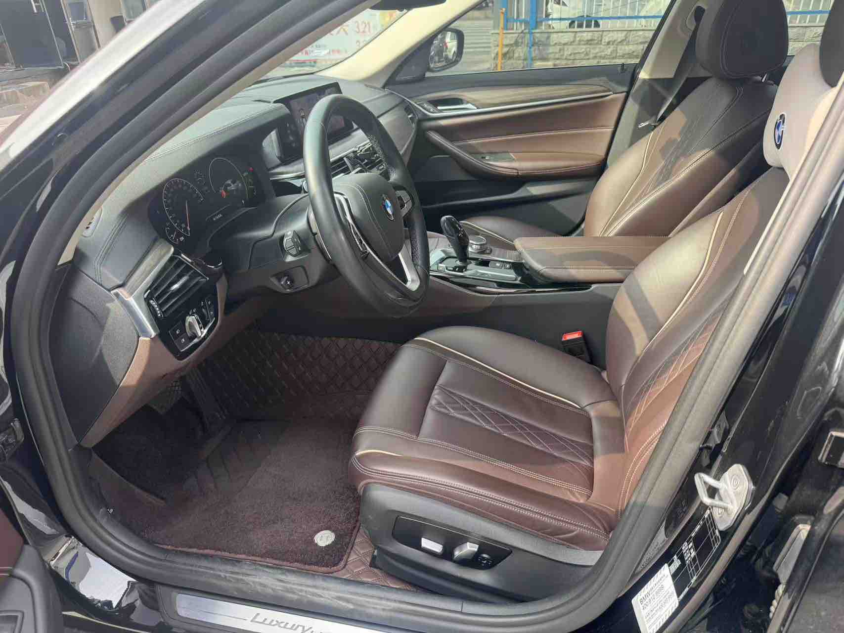 BMW 5 Series 2019 car image #3