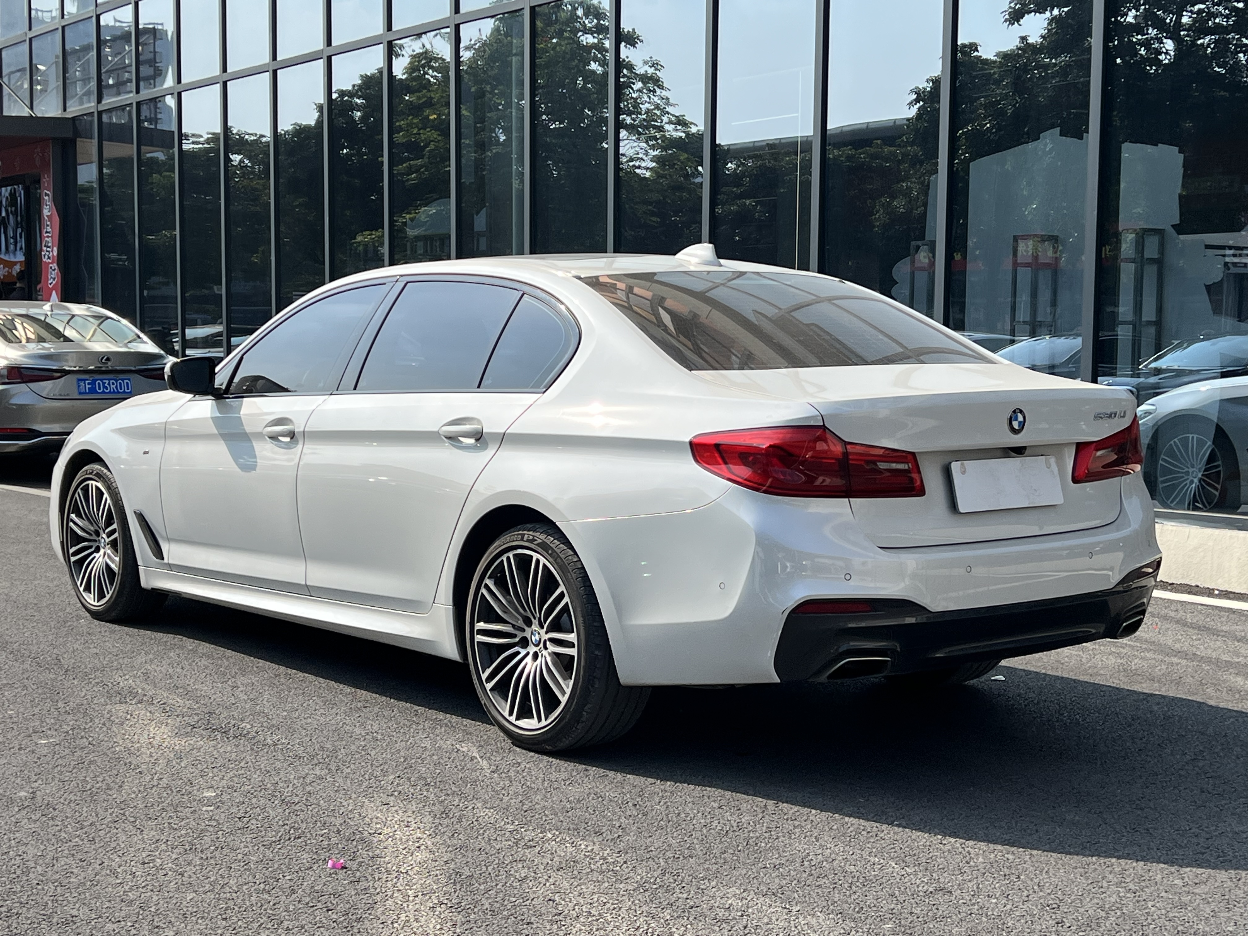 BMW 5 Series 2019 car image #3