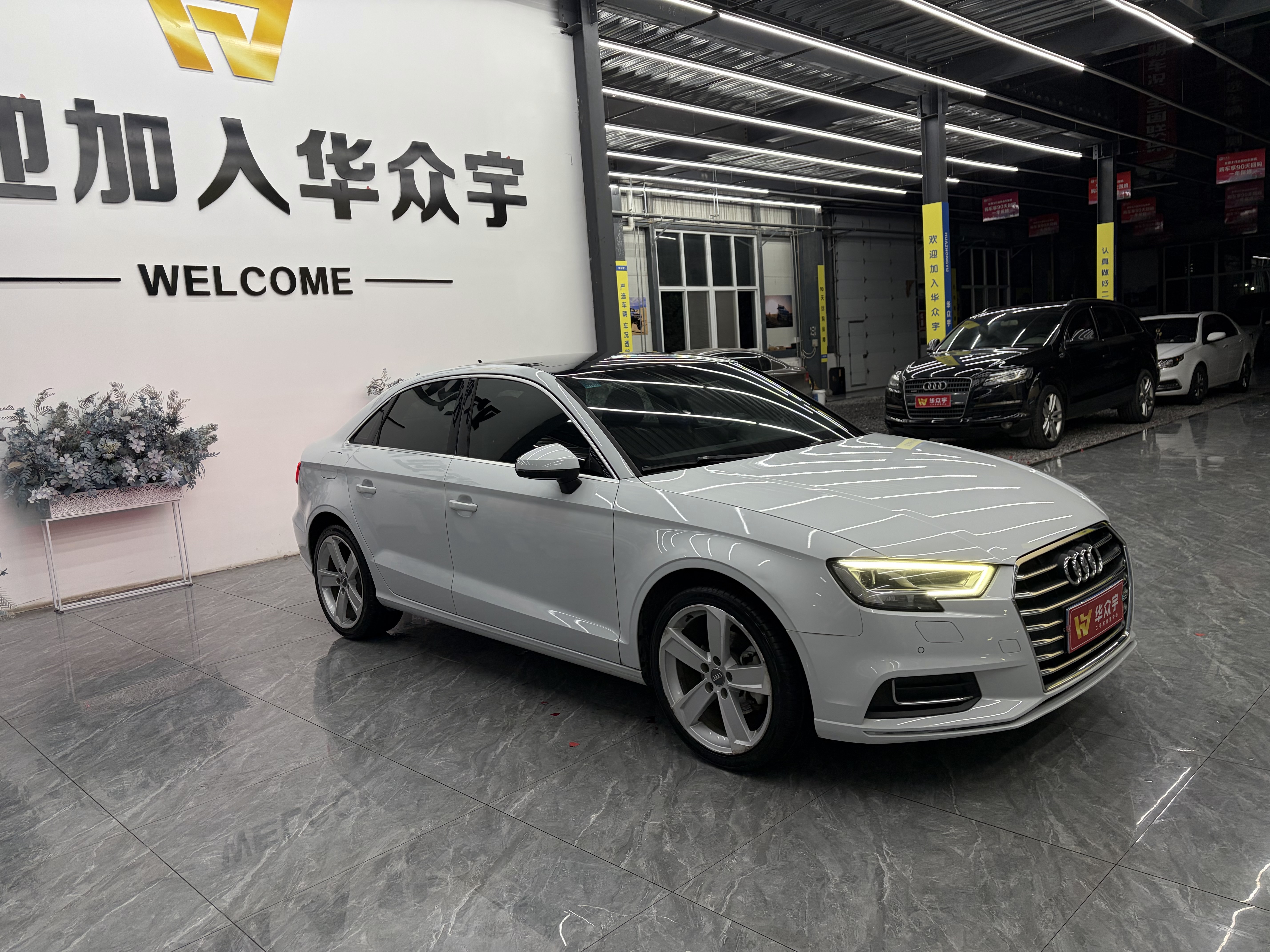 Audi A3 2019 car image #3