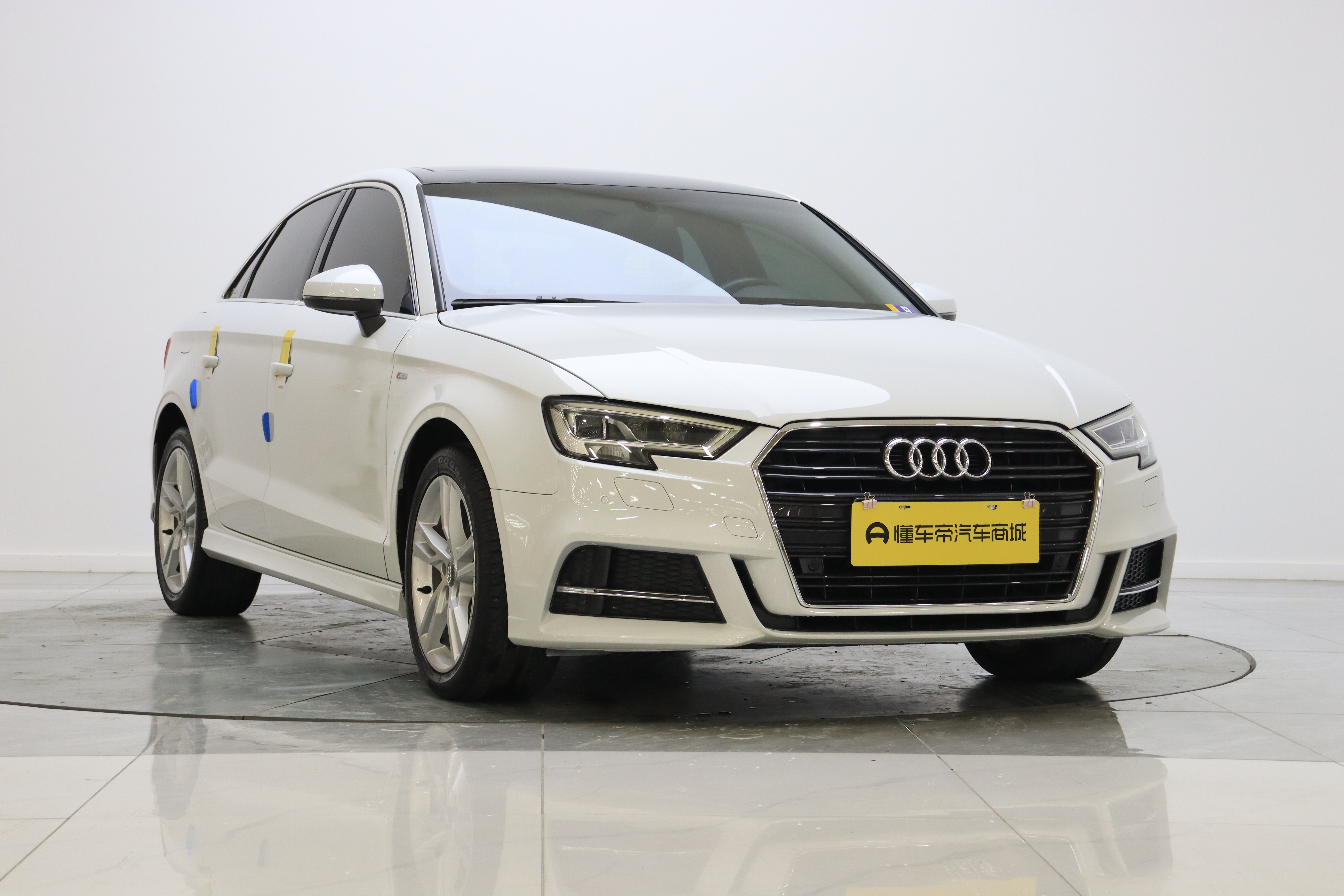 Audi A3 2019 car image #3