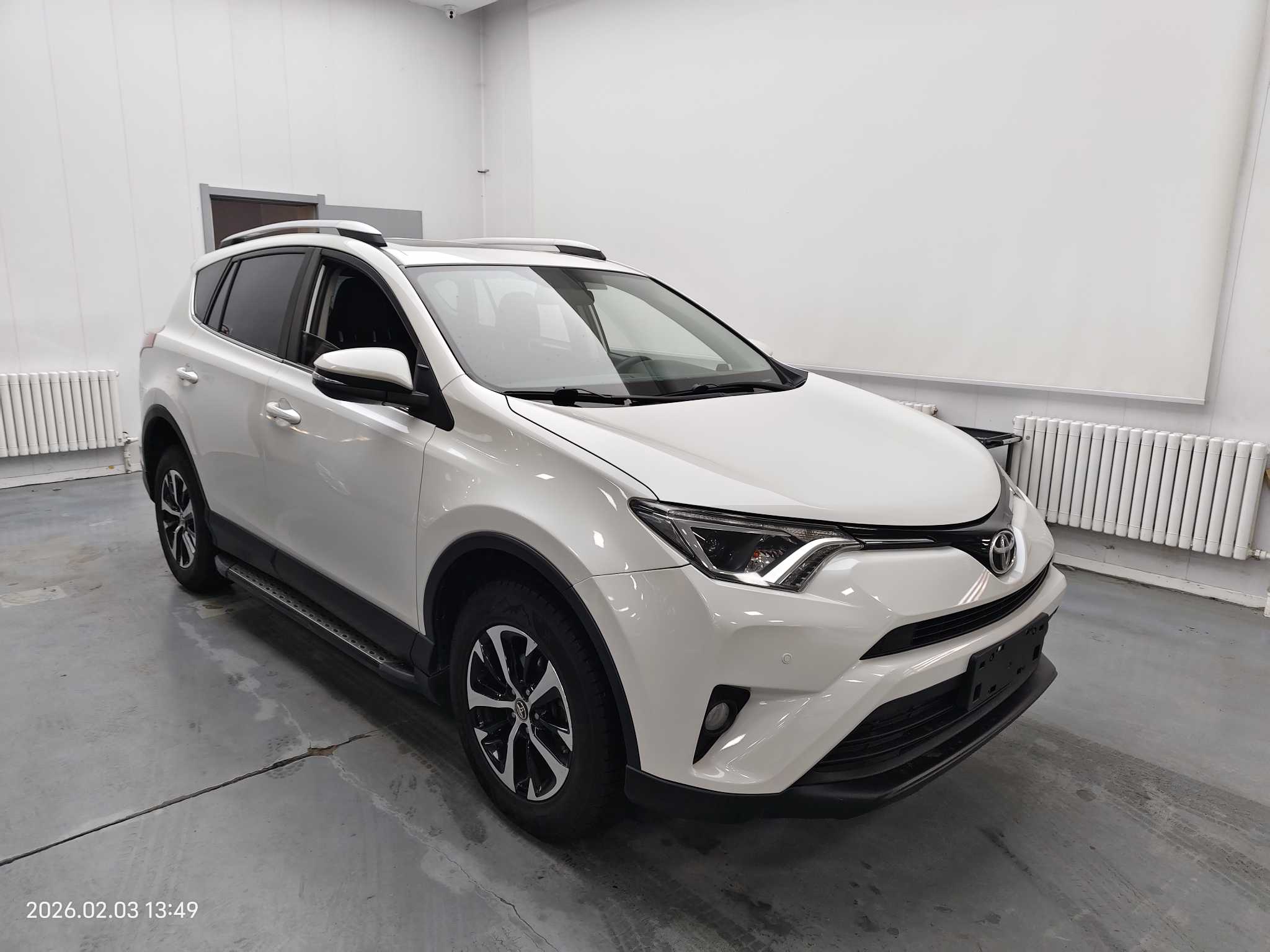 Toyota RAV4 2019 car image #3