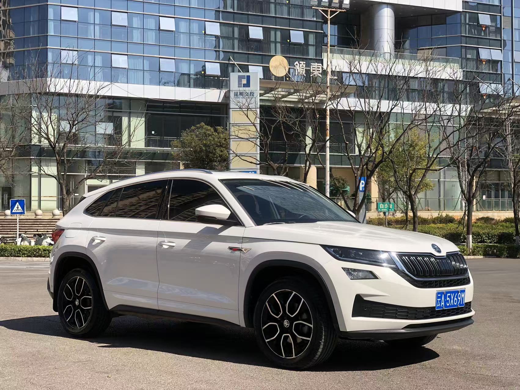 Skoda Kodiaq GT 2019 #3 Skoda Kodiaq GT 2019 car image #3