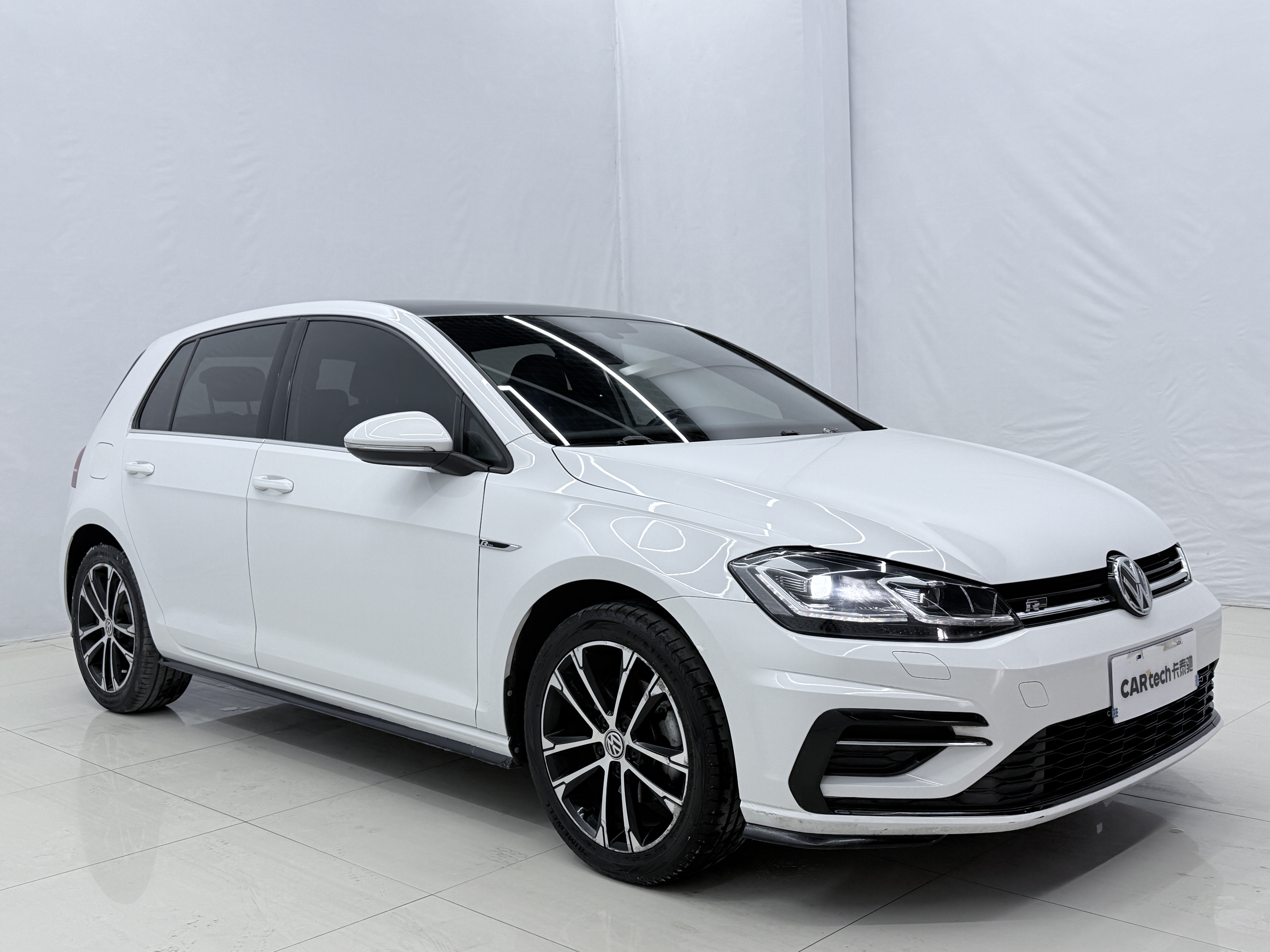Volkswagen Golf 2019 изображение автомобиля #3