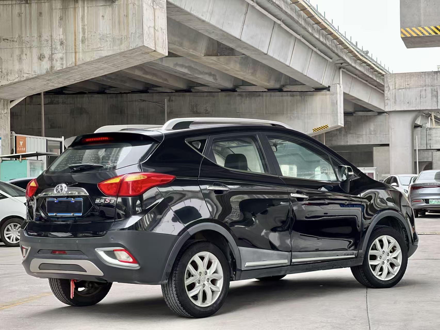 JAC 2015 car image #3