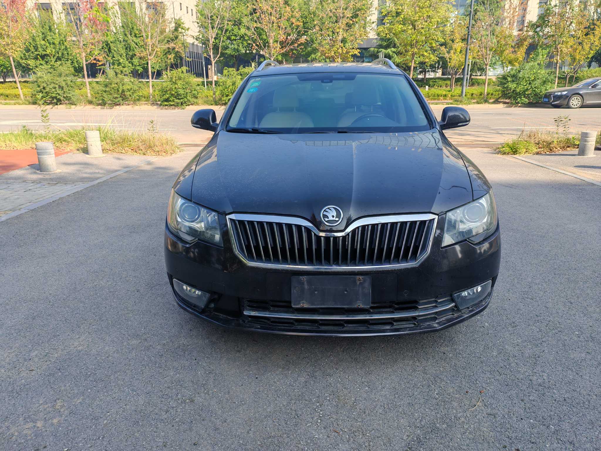 Skoda Superb Combi 2015 car image #3