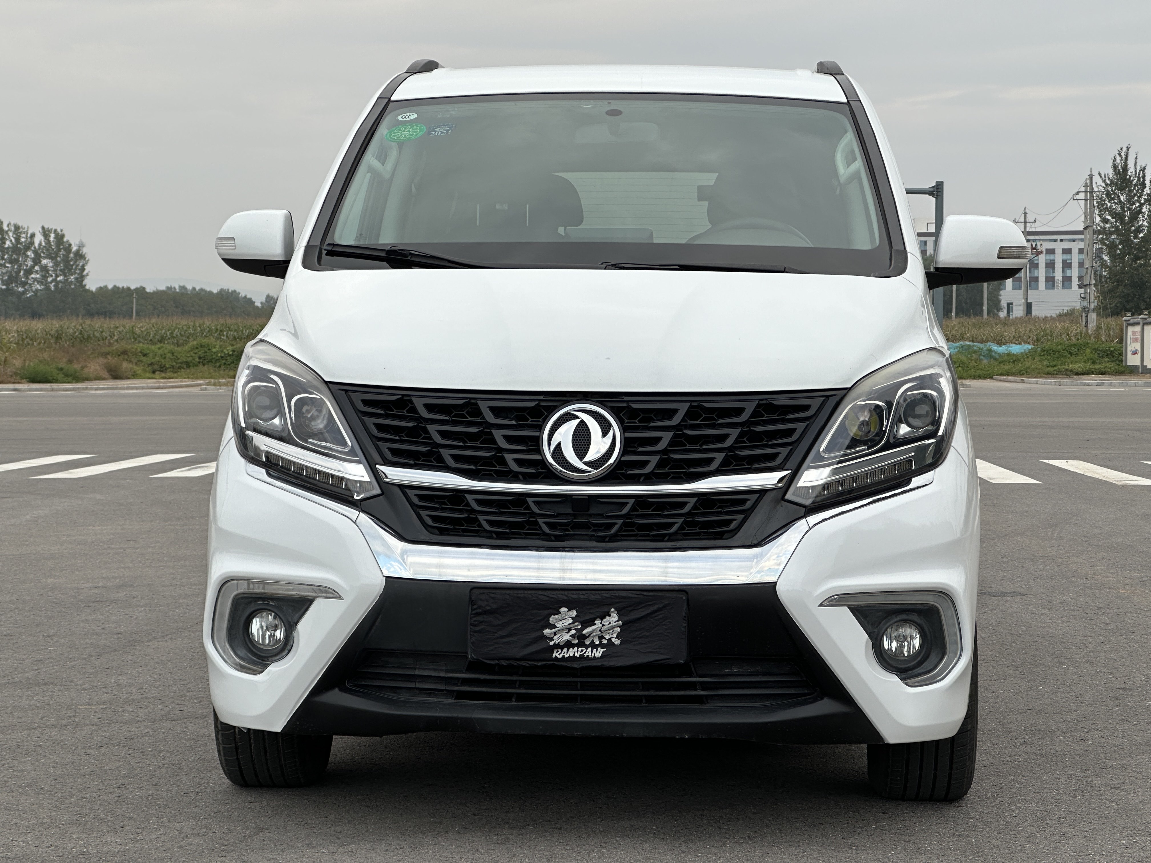 Forthing M6 2019 #3 Forthing M6 2019 صورة سيارة #3