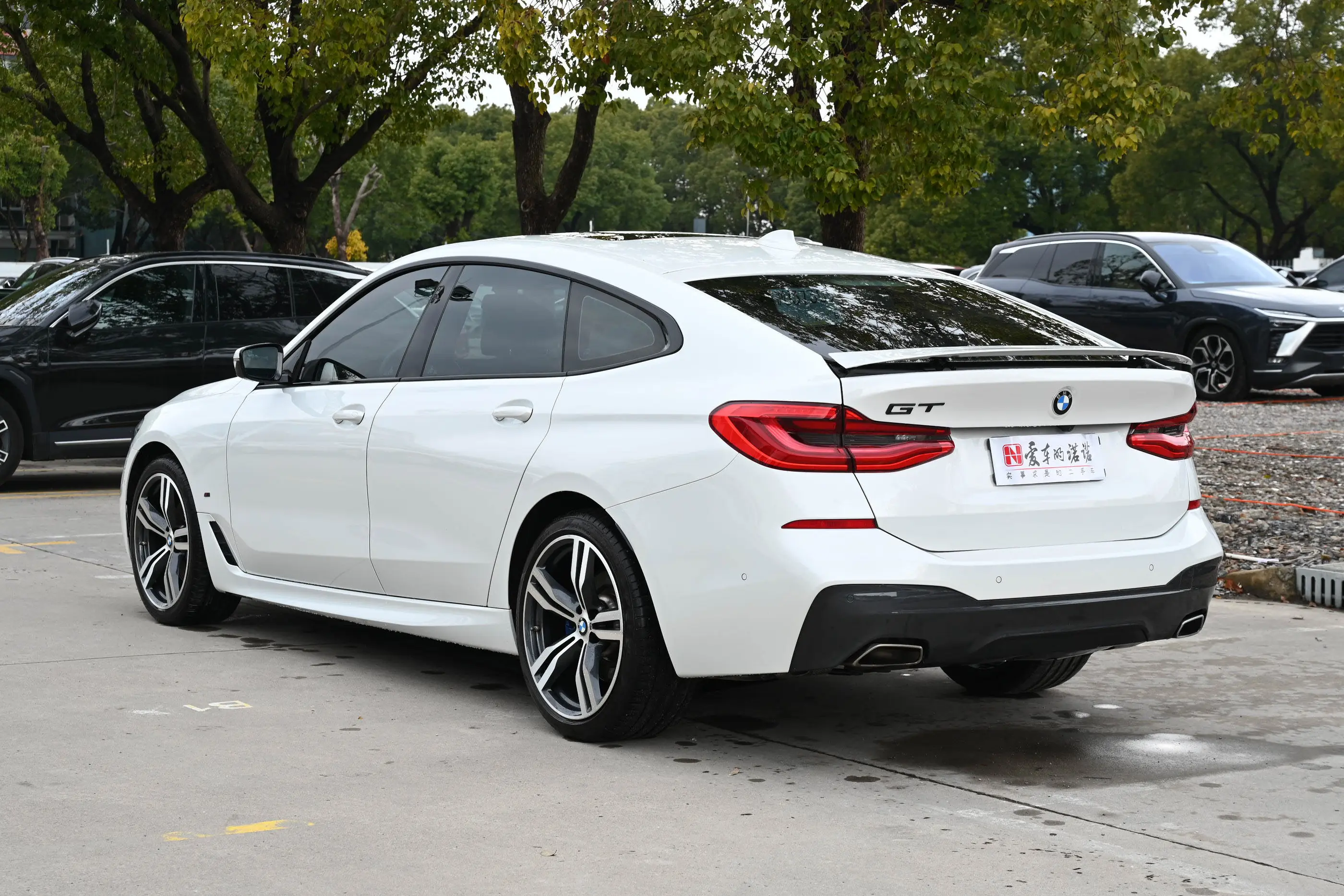 BMW 6 Series GT 2020 #3 BMW 6 Series GT 2020 car image #3