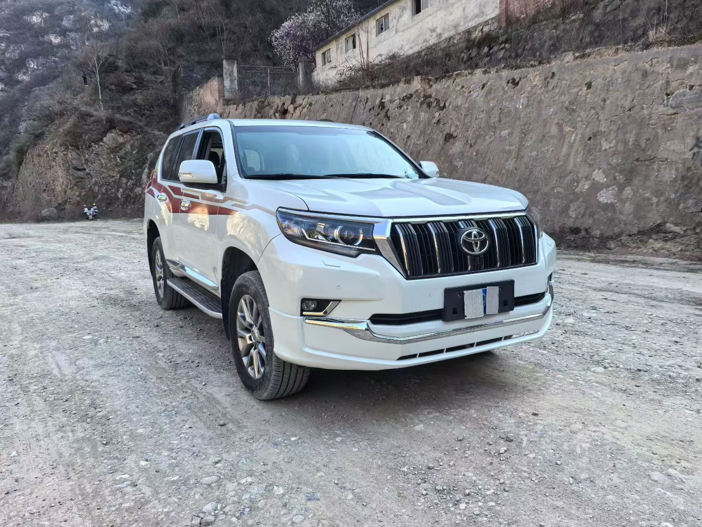 Toyota Land Cruiser Prado 2020 car image #3