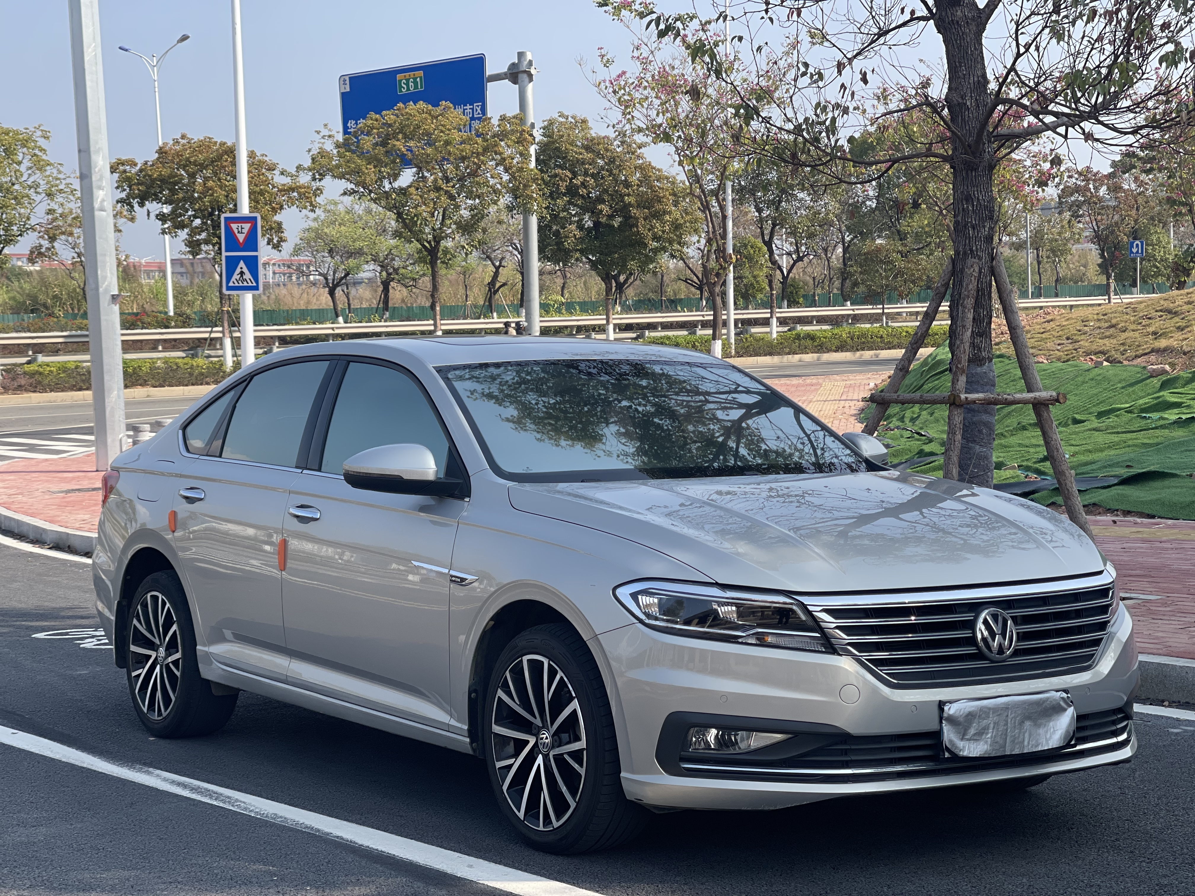 Volkswagen Lavida 2019 #3 Volkswagen Lavida 2019 car image #3