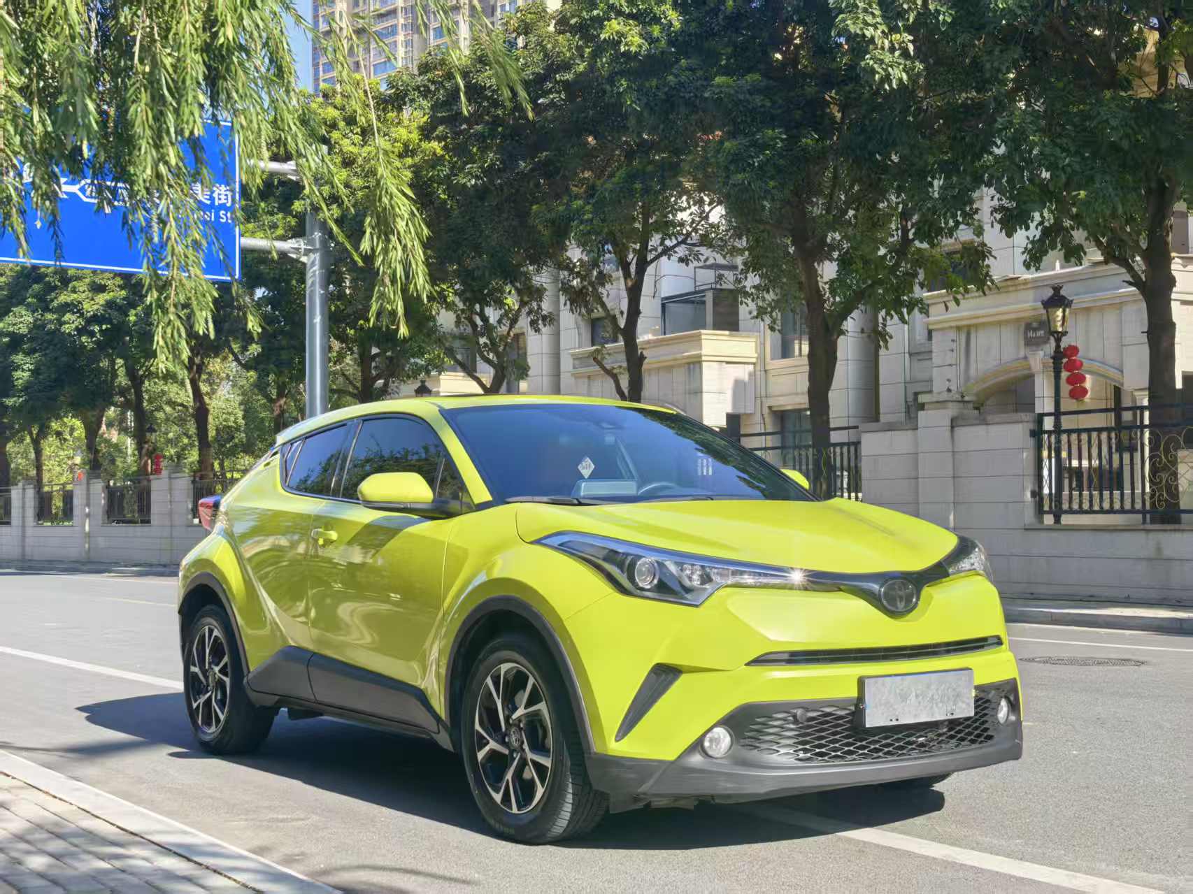 Toyota C-HR 2019 immagine di auto #3