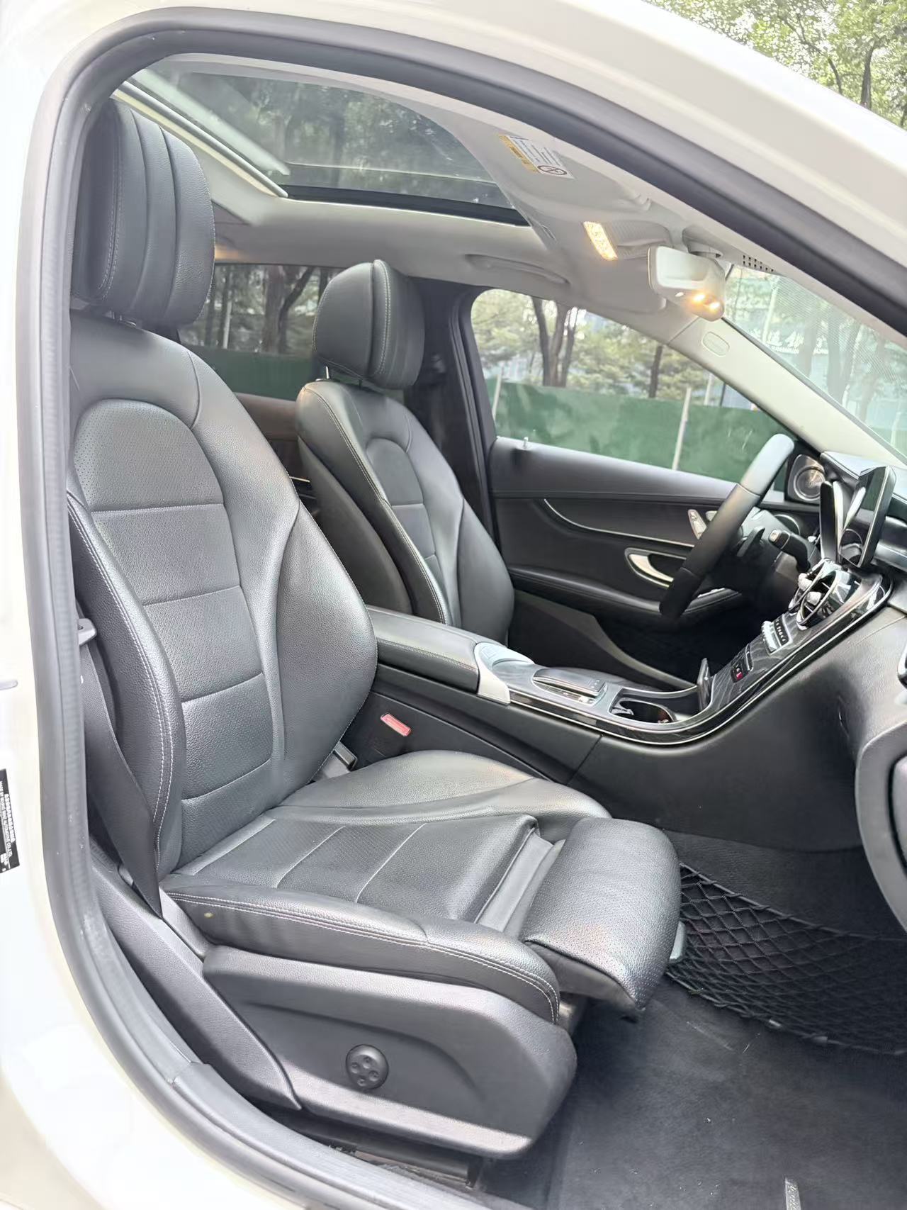 Mercedes-Benz C Class 2018 car image #3