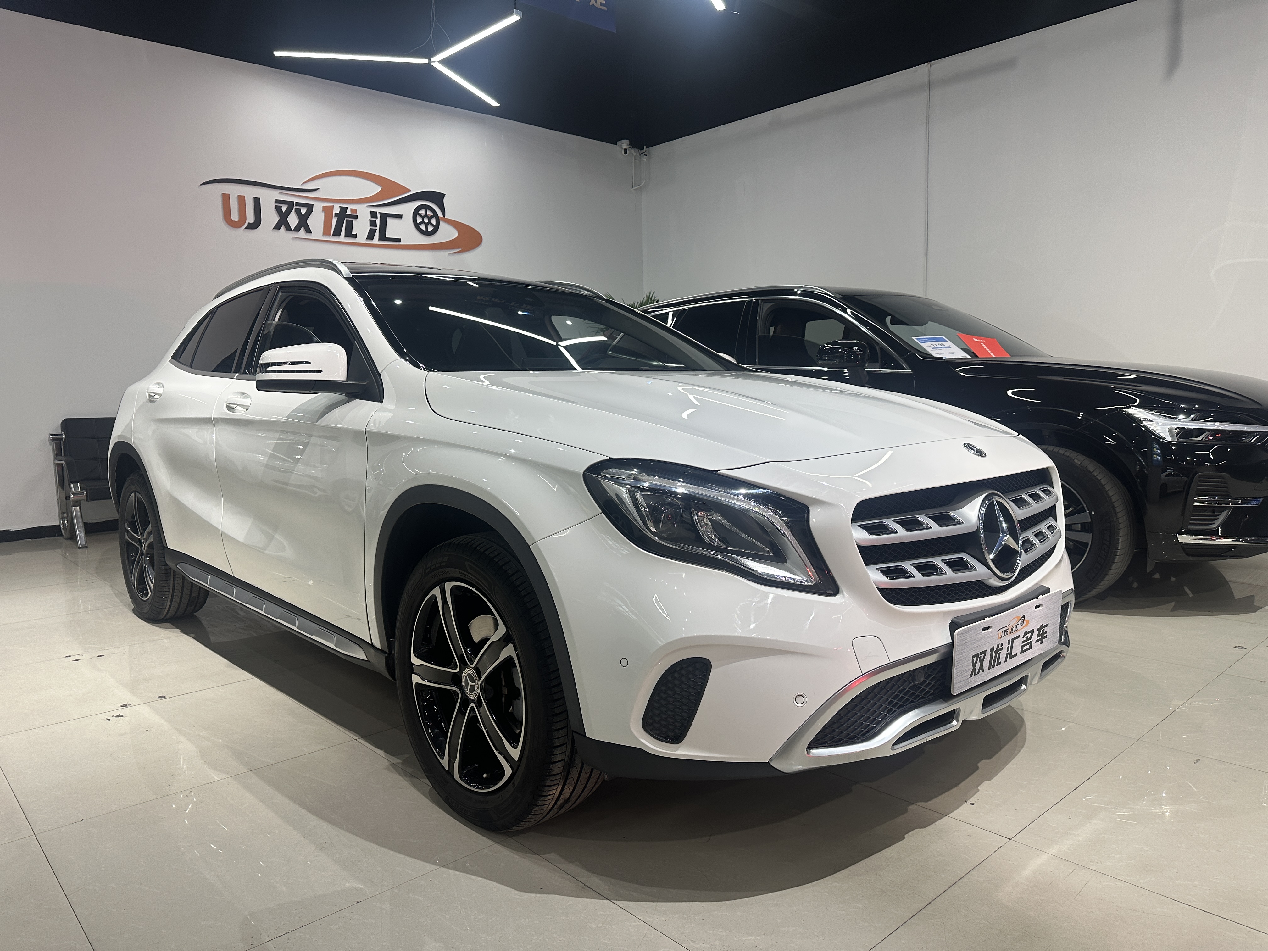 Mercedes-Benz GLA Class 2019 car image #3
