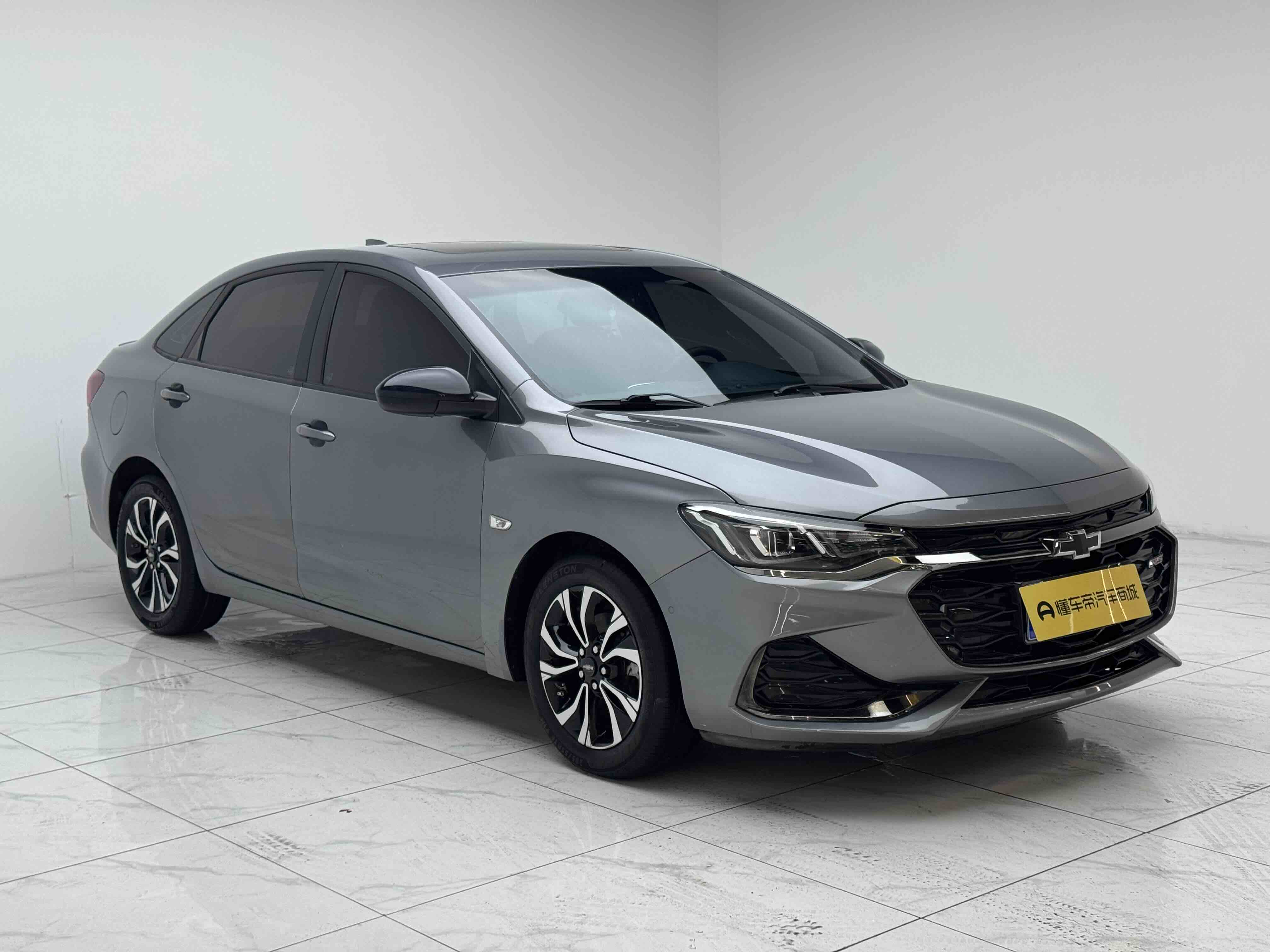 2019 car image #3