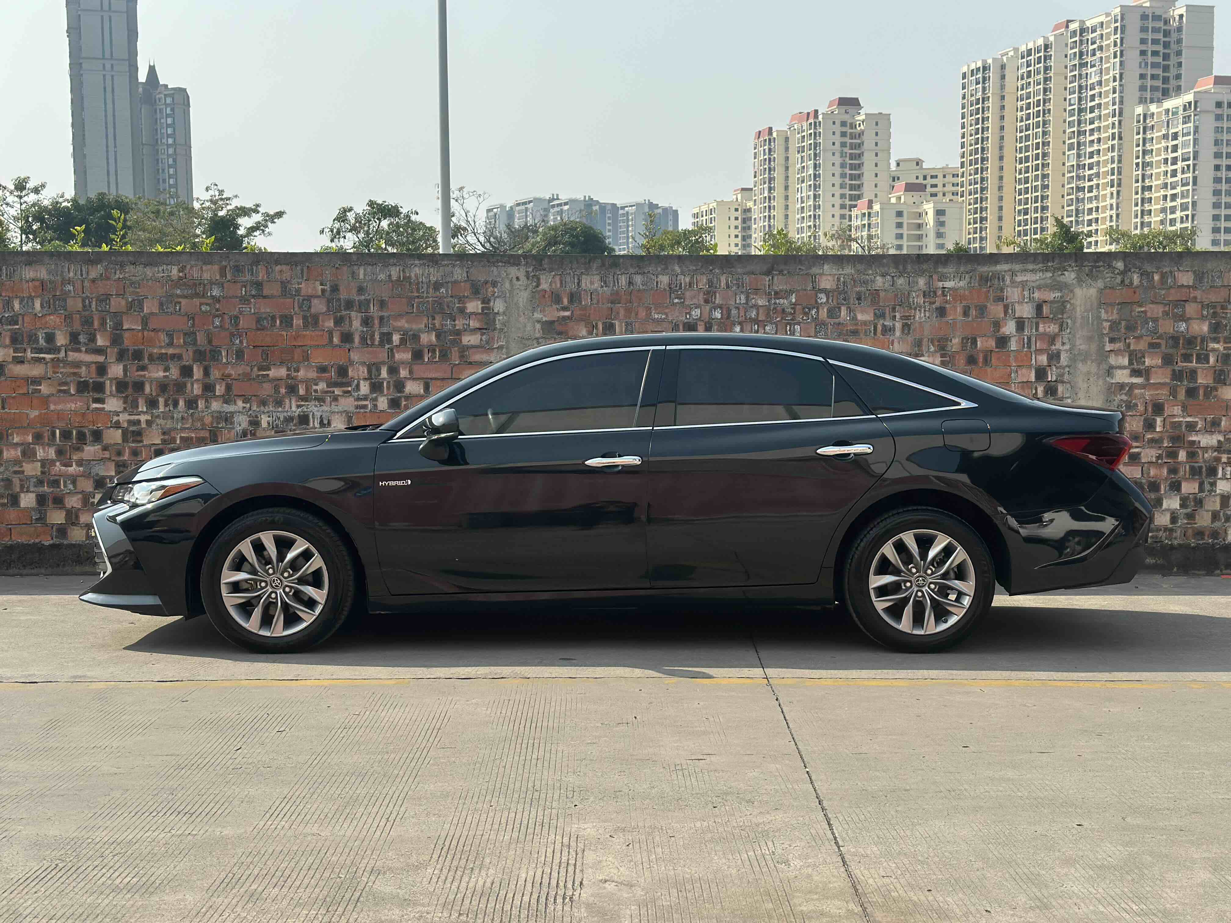 Toyota Avalon 2021 car image #3