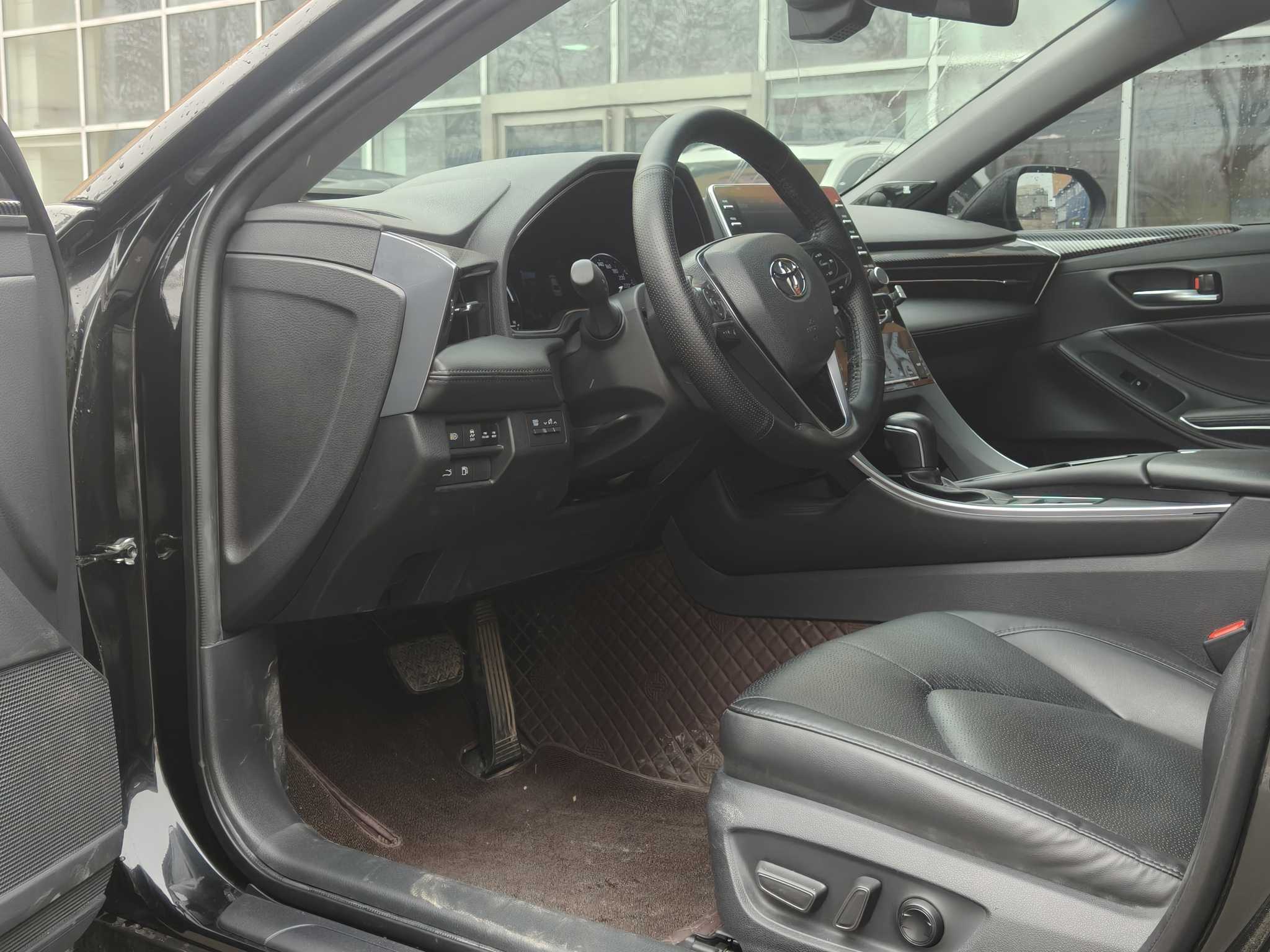 Toyota Avalon 2021 car image #3