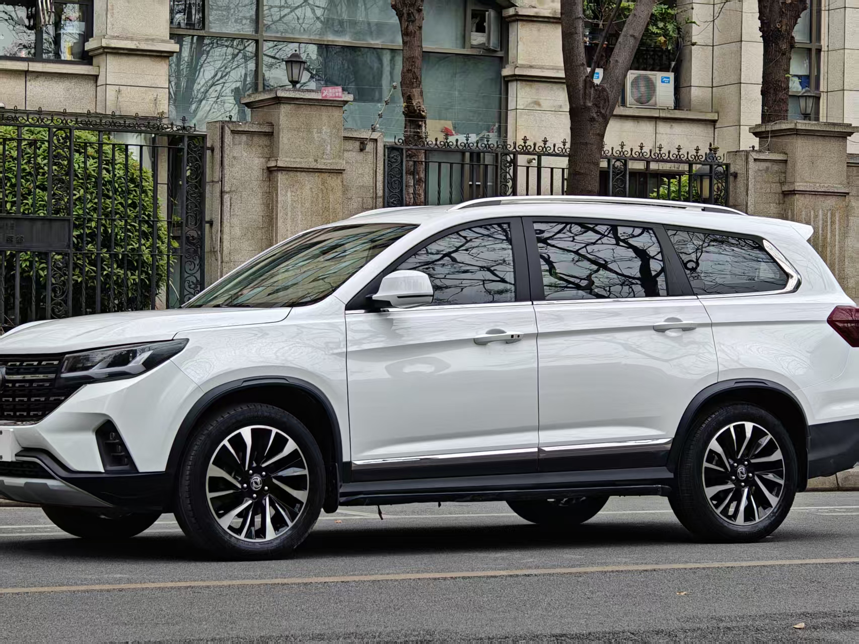 T5 L 2019 #3 T5 L 2019 car image #3