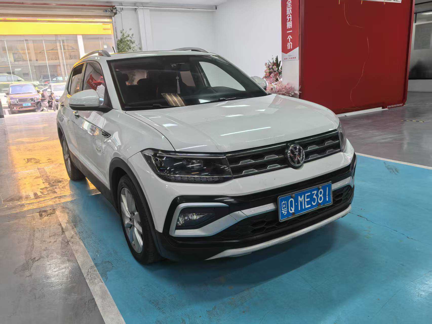 Volkswagen 2019 car image #3