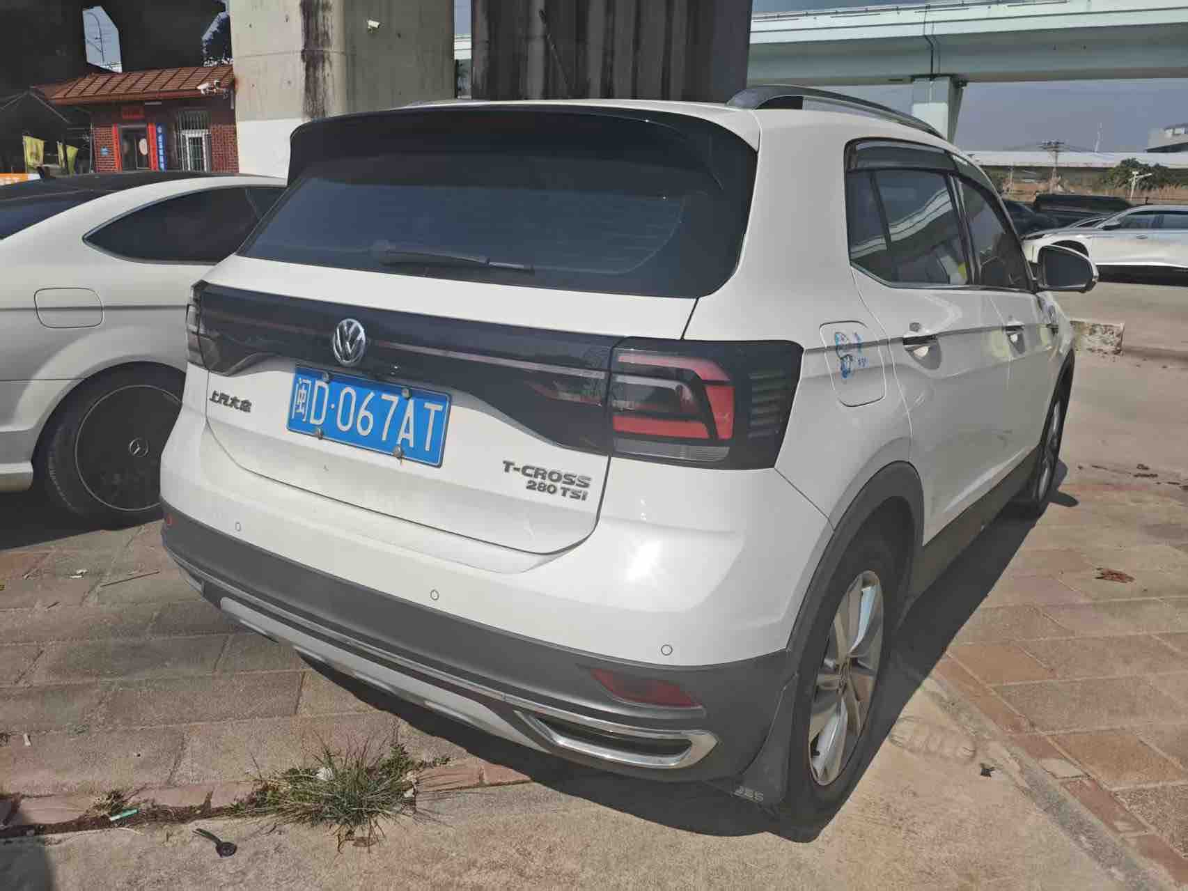 Volkswagen 2019 car image #3
