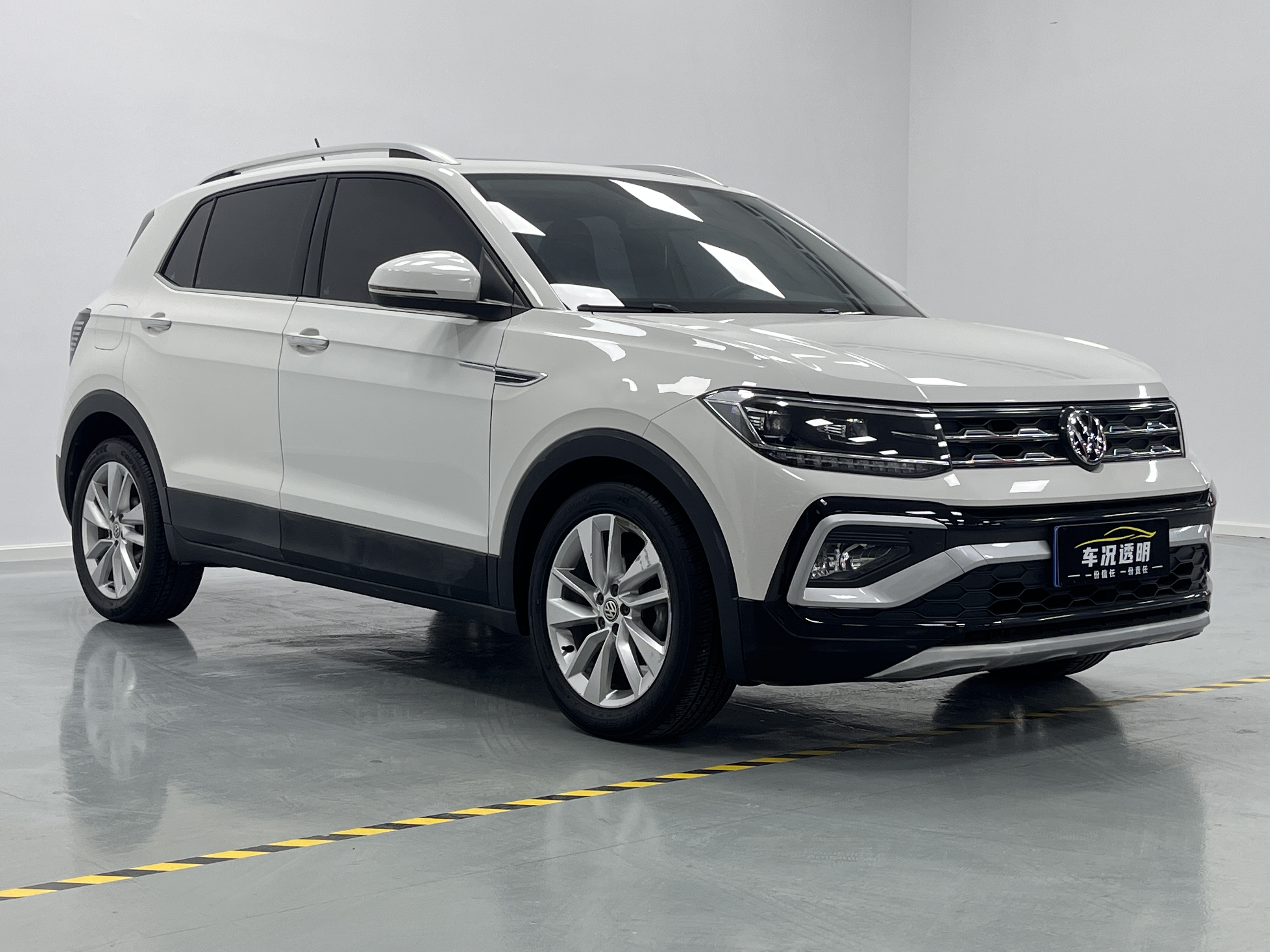 Volkswagen 2019 car image #3