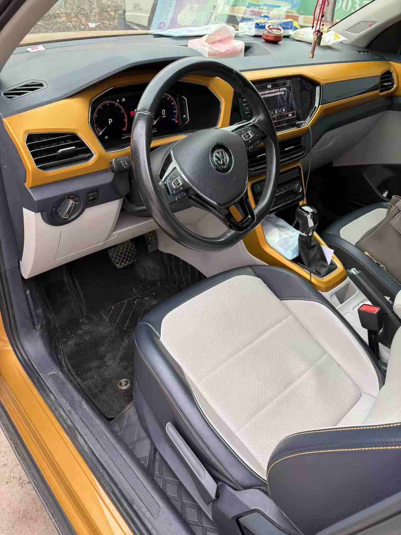 Volkswagen T-Cross 2019 car image #3