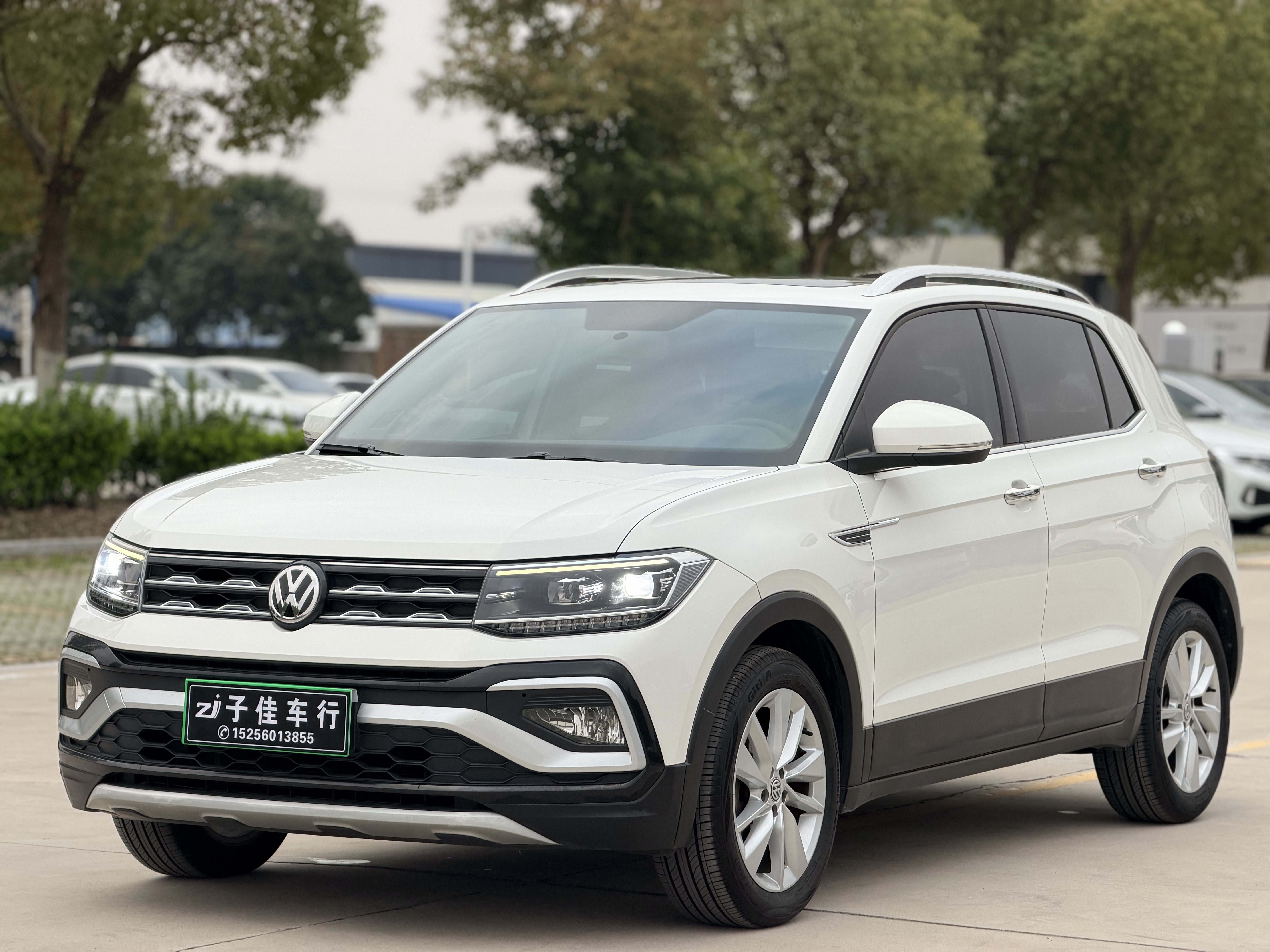 Volkswagen T-Cross 2020 car image #3