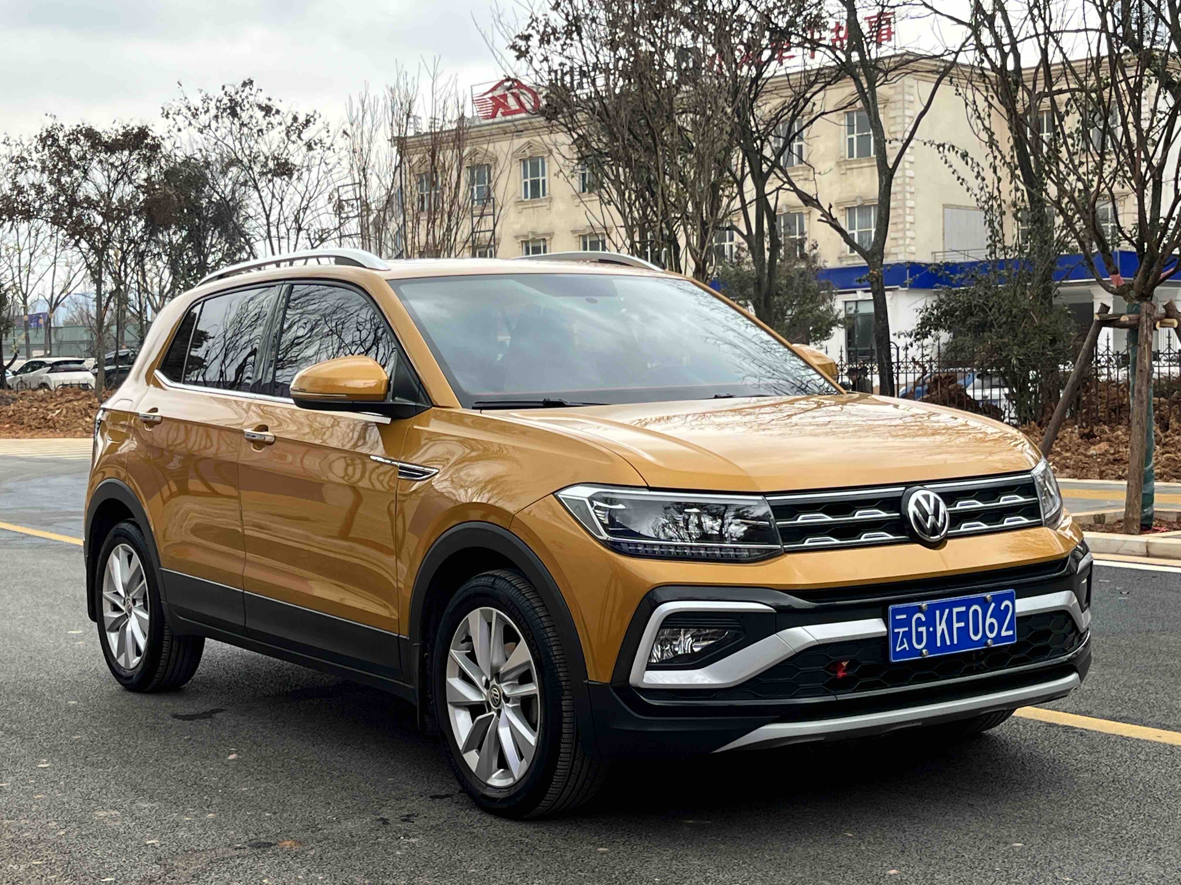 Volkswagen T-Cross 2020 car image #3