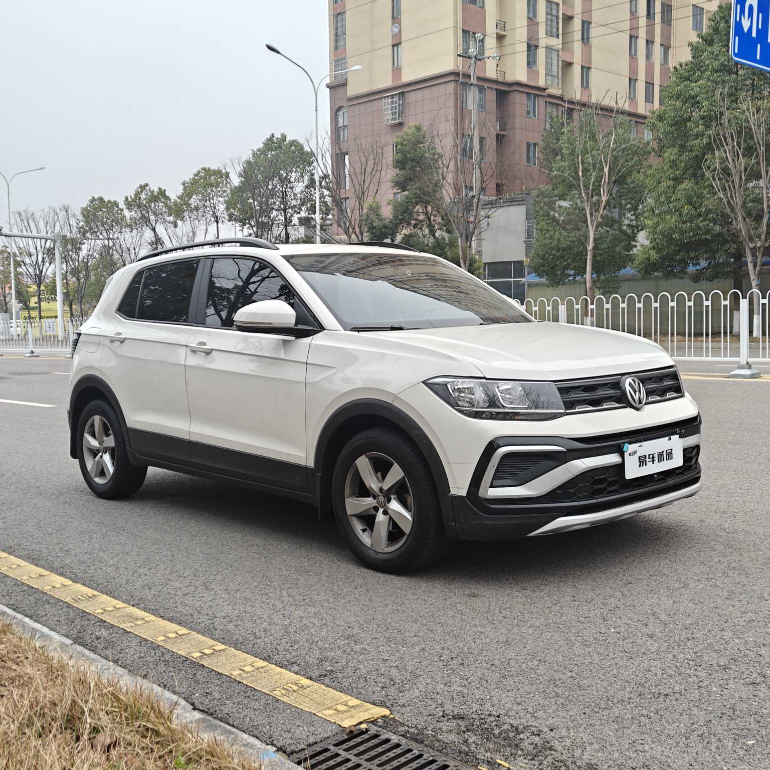 Volkswagen T-Cross 2020 car image #3