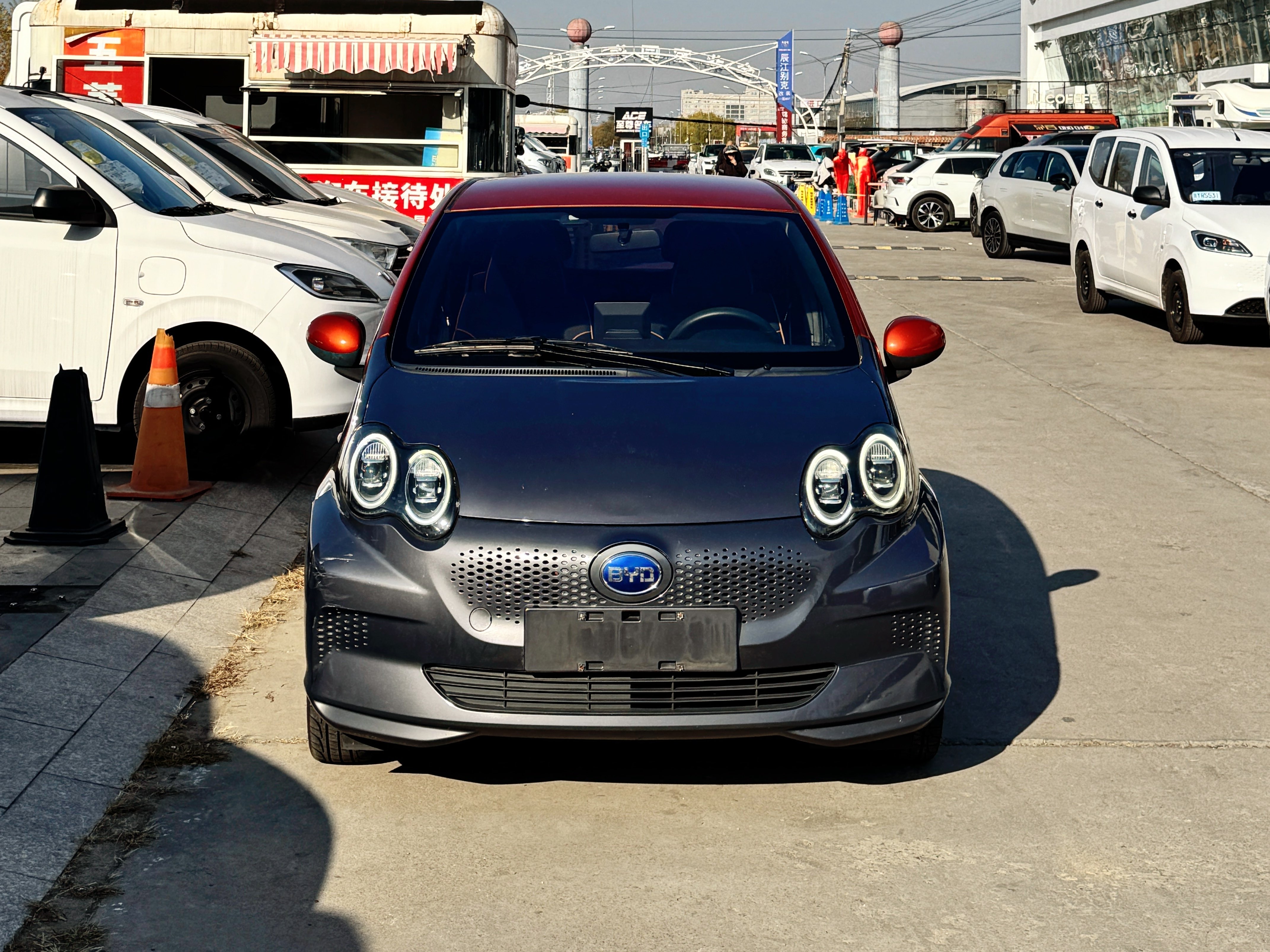 BYD e1 2019 car image #3