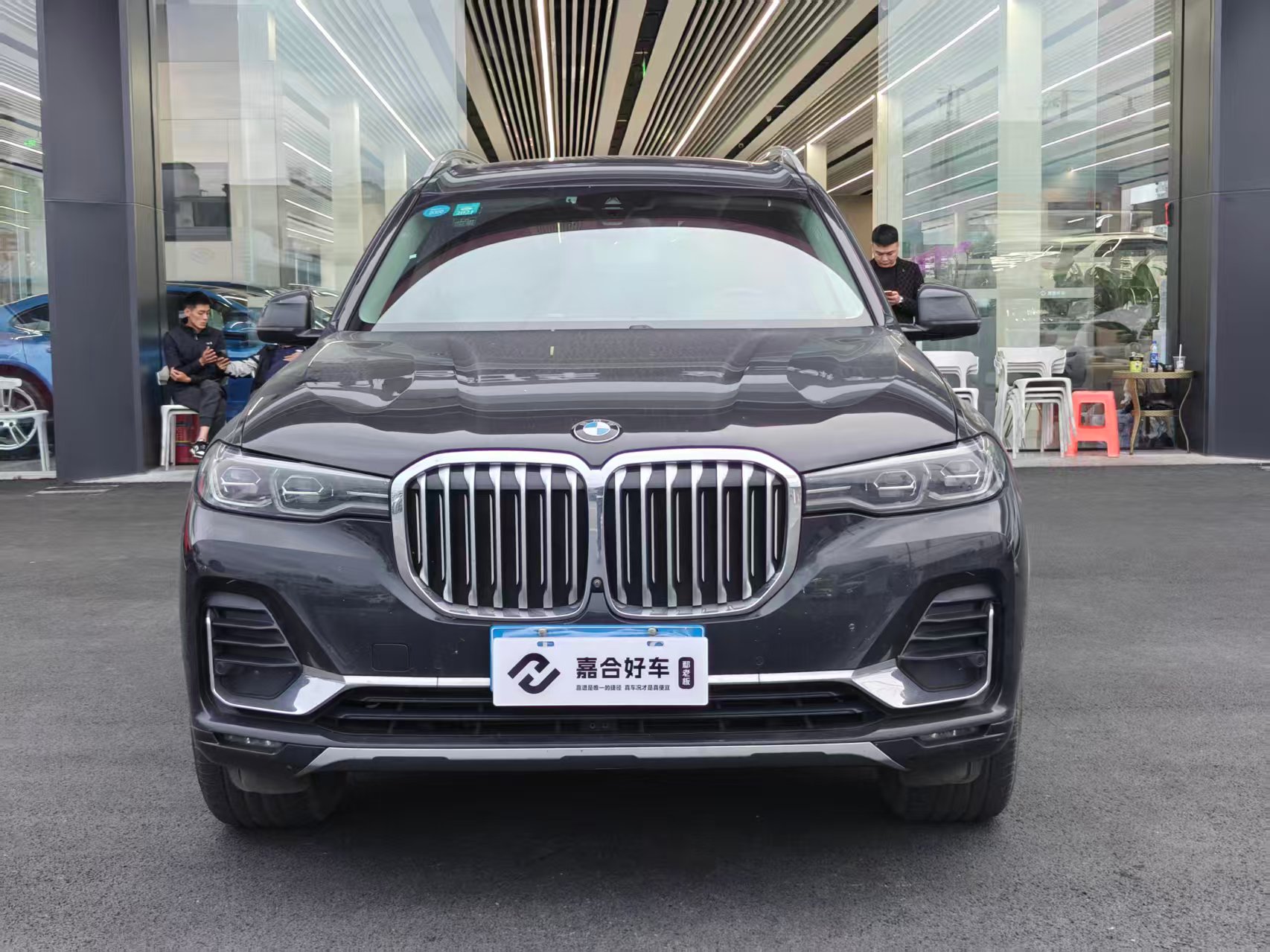 BMW X7 M60i 2019 car image #3