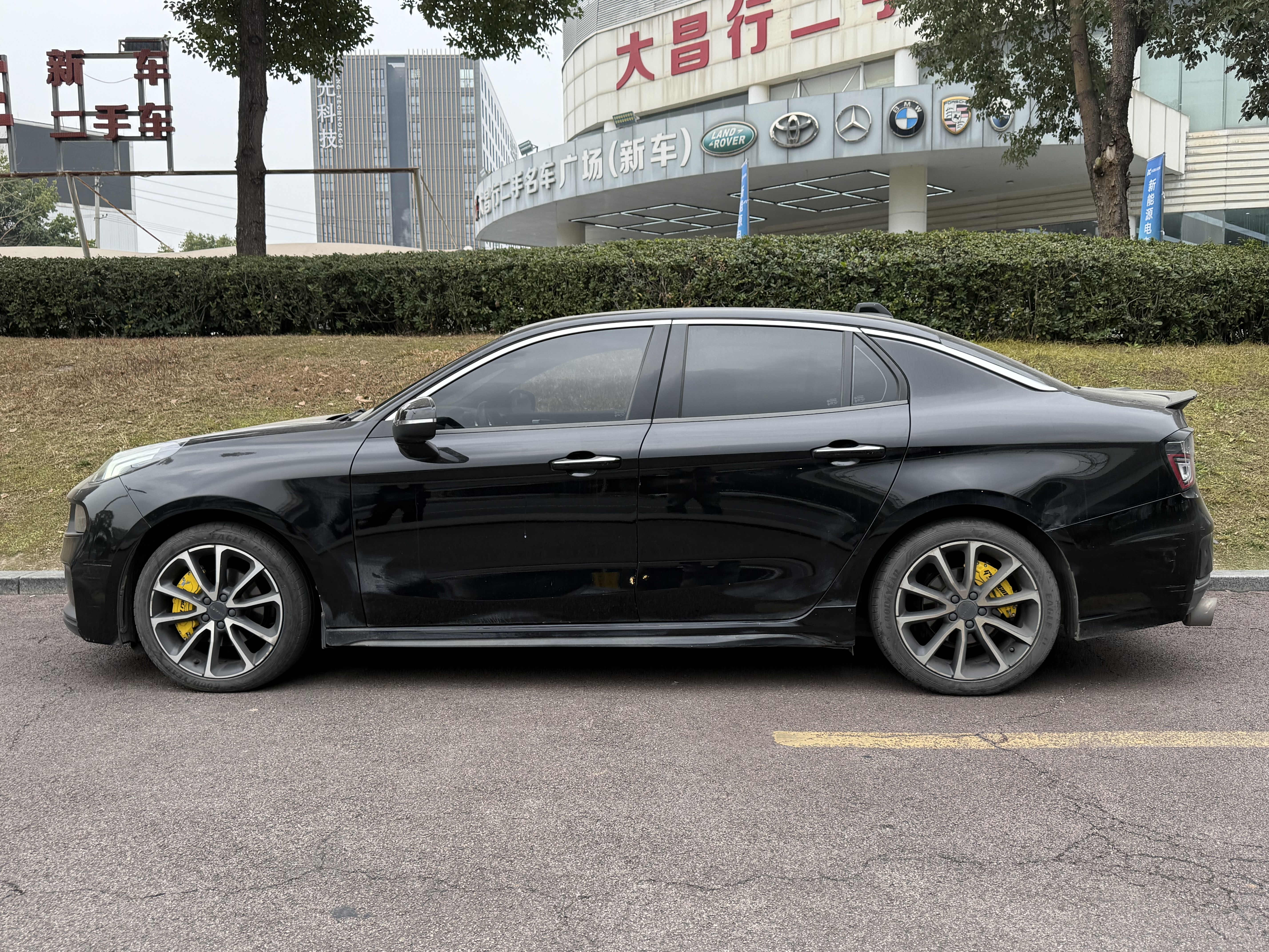 Lynk & Co 03 2020 car image #3