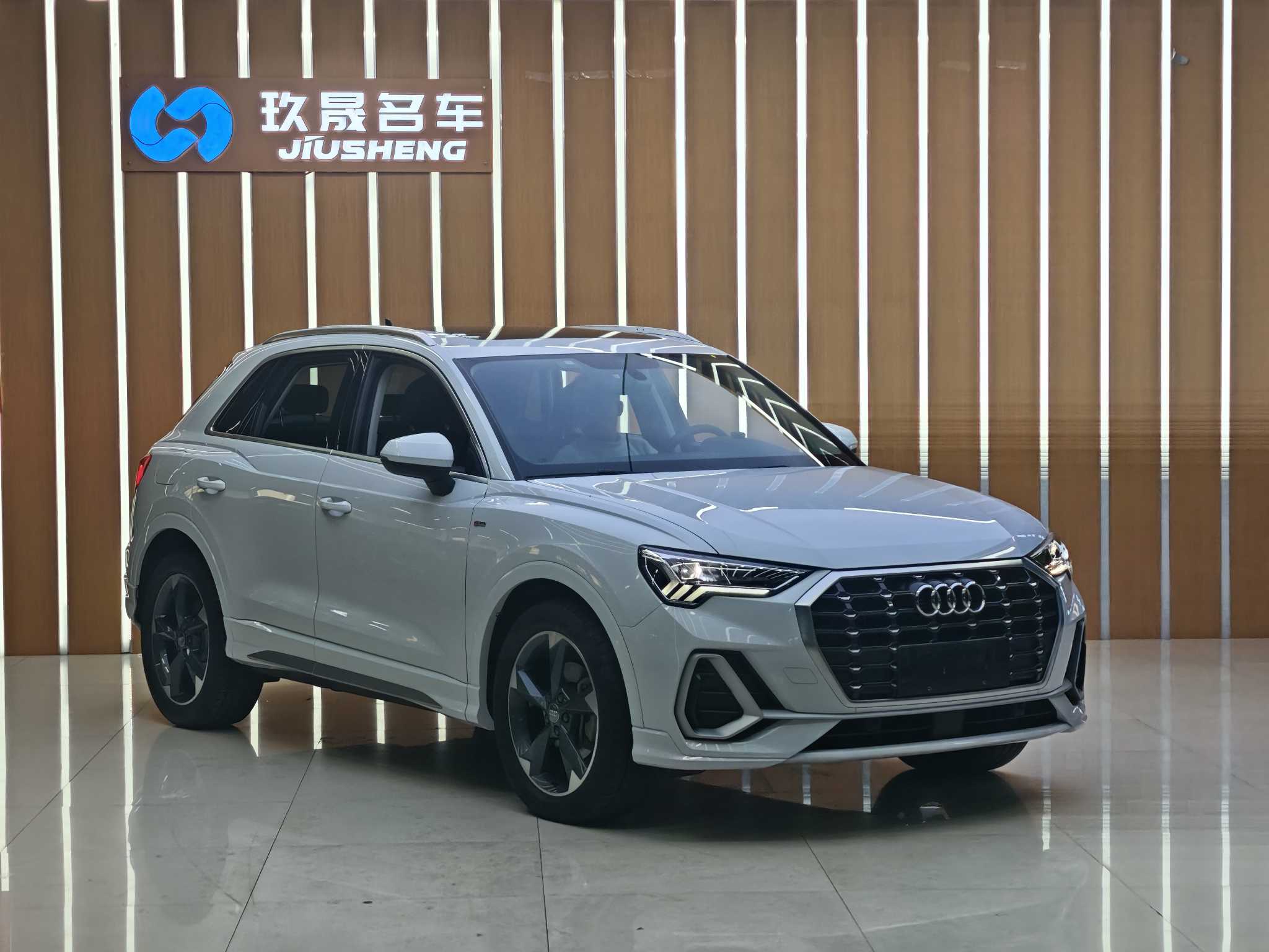Audi Q3 2019 #3 Audi Q3 2019 car image #3