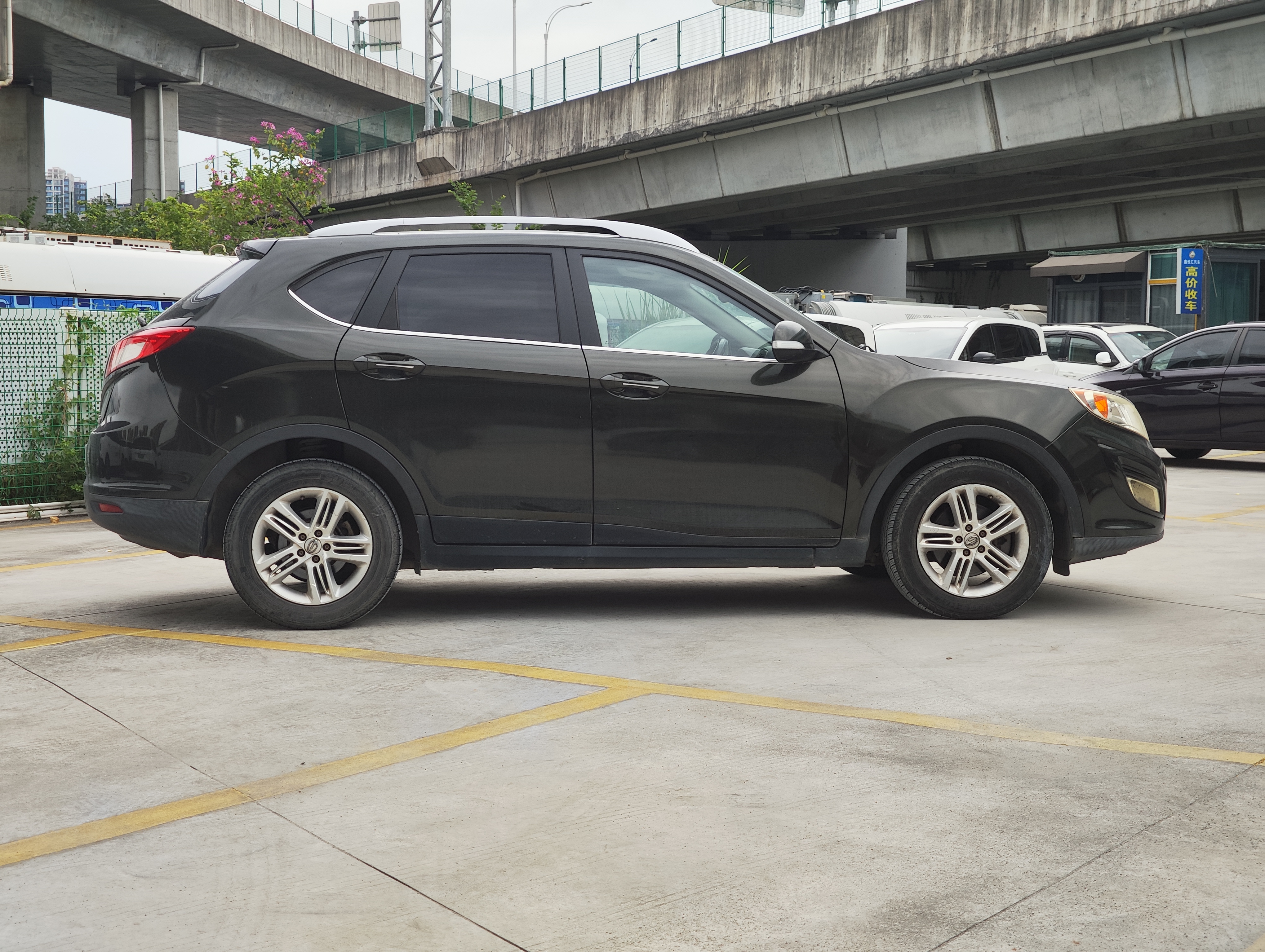 GAC Trumpchi GS5 2014 #3 GAC Trumpchi GS5 2014 car image #3