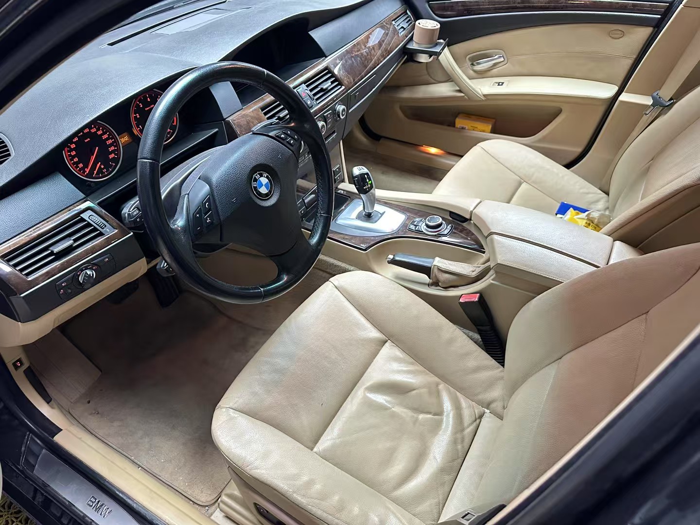 BMW 5 Series 2010 car image #3