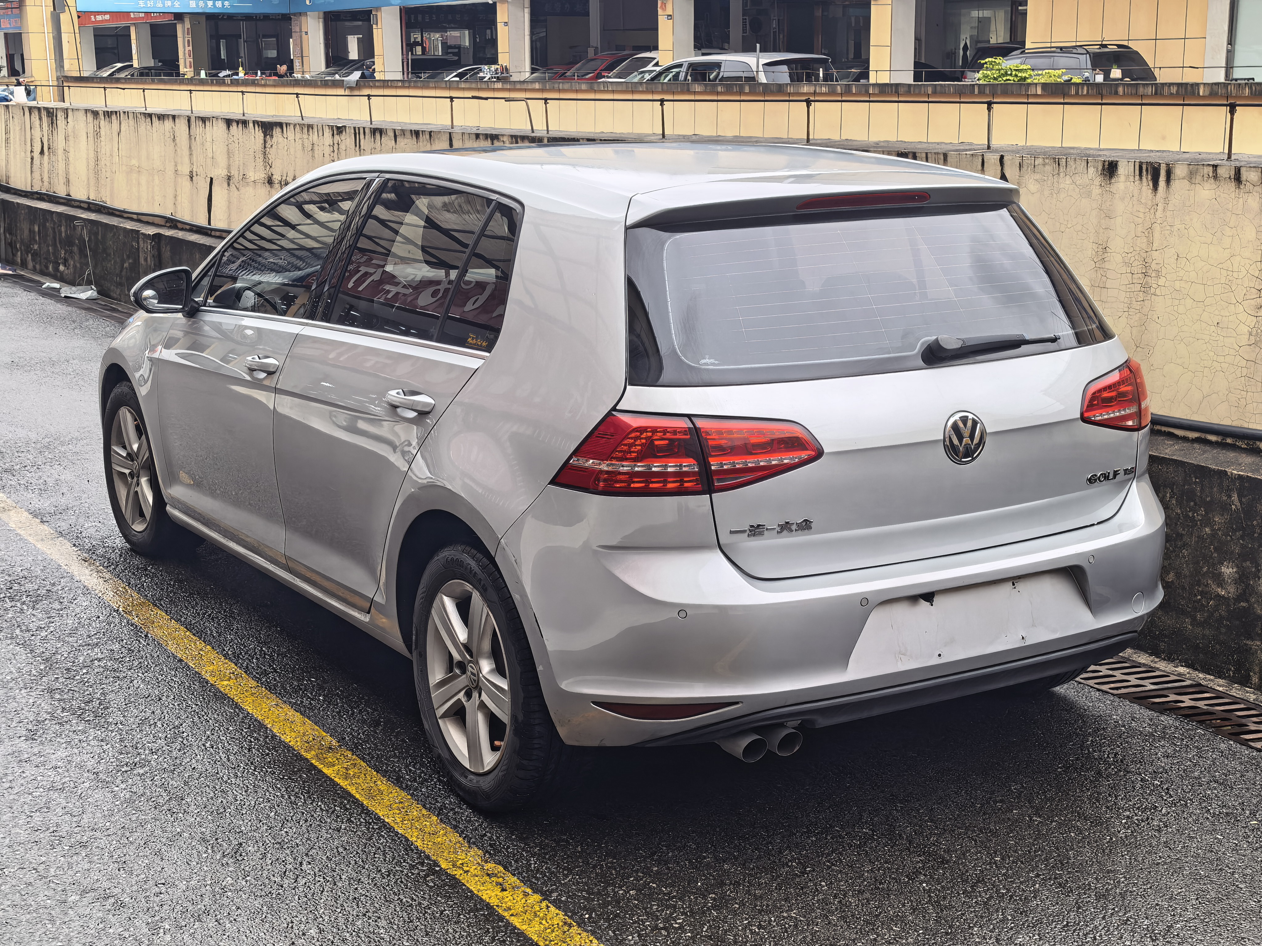 Volkswagen Golf 2015 car image #3