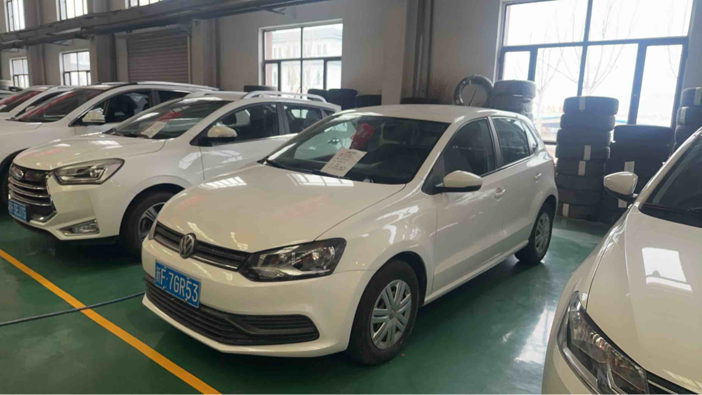 Volkswagen Polo 2015 car image #3