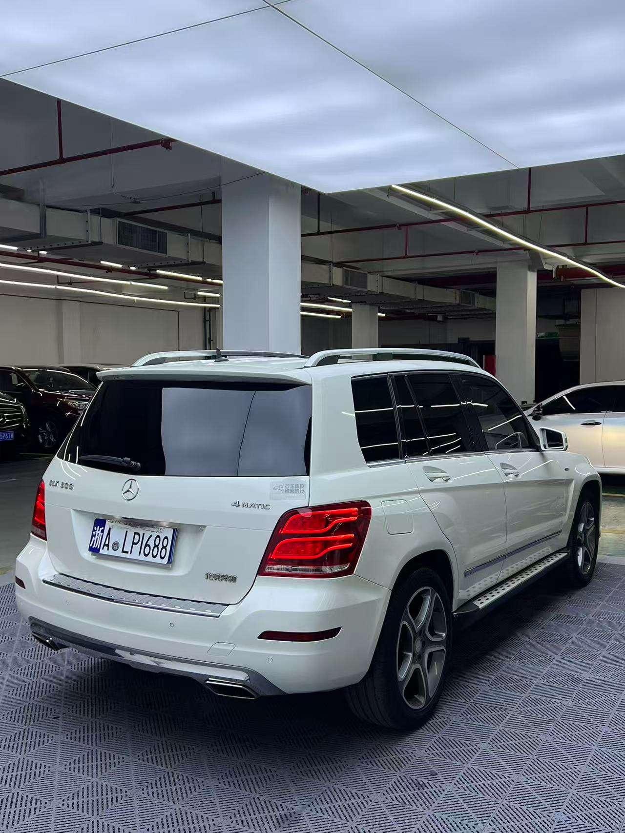 Mercedes-Benz GLK Class 2015 car image #3