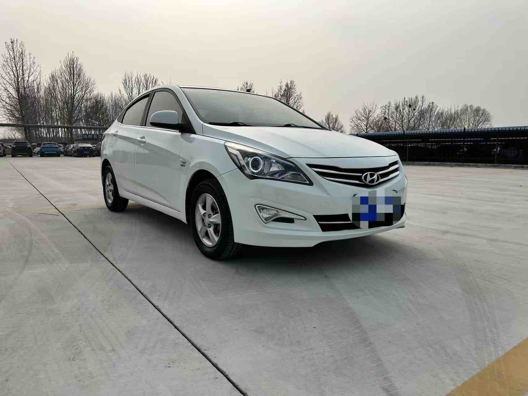 Hyundai Reina 2015 #3 Hyundai Reina 2015 car image #3