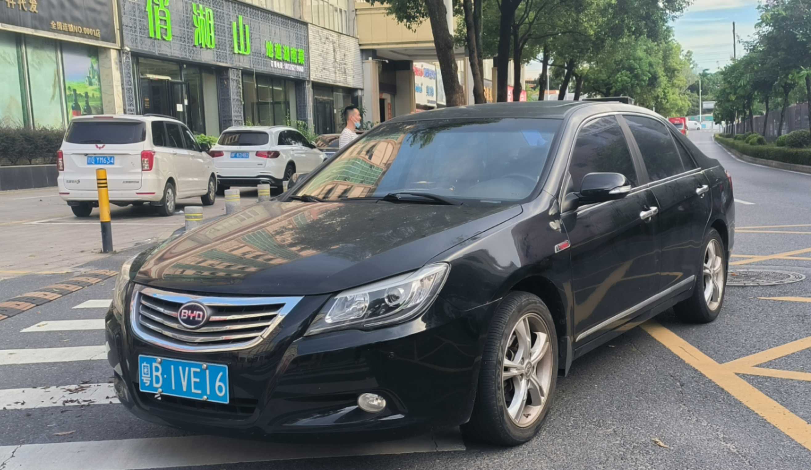 BYD G6 2013 imagen de coche #3