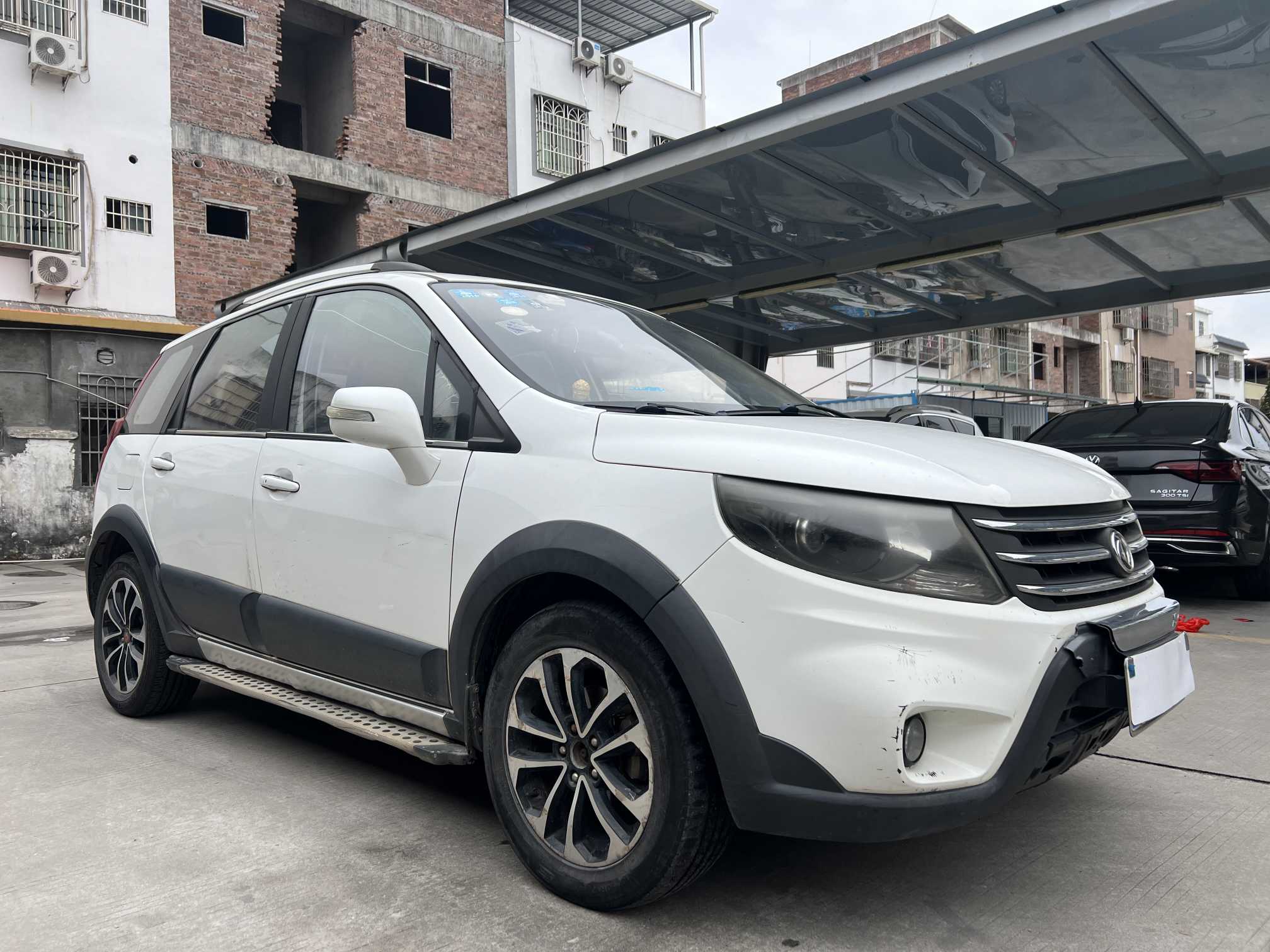 Forthing JOYEAR X5 2015 car image #3