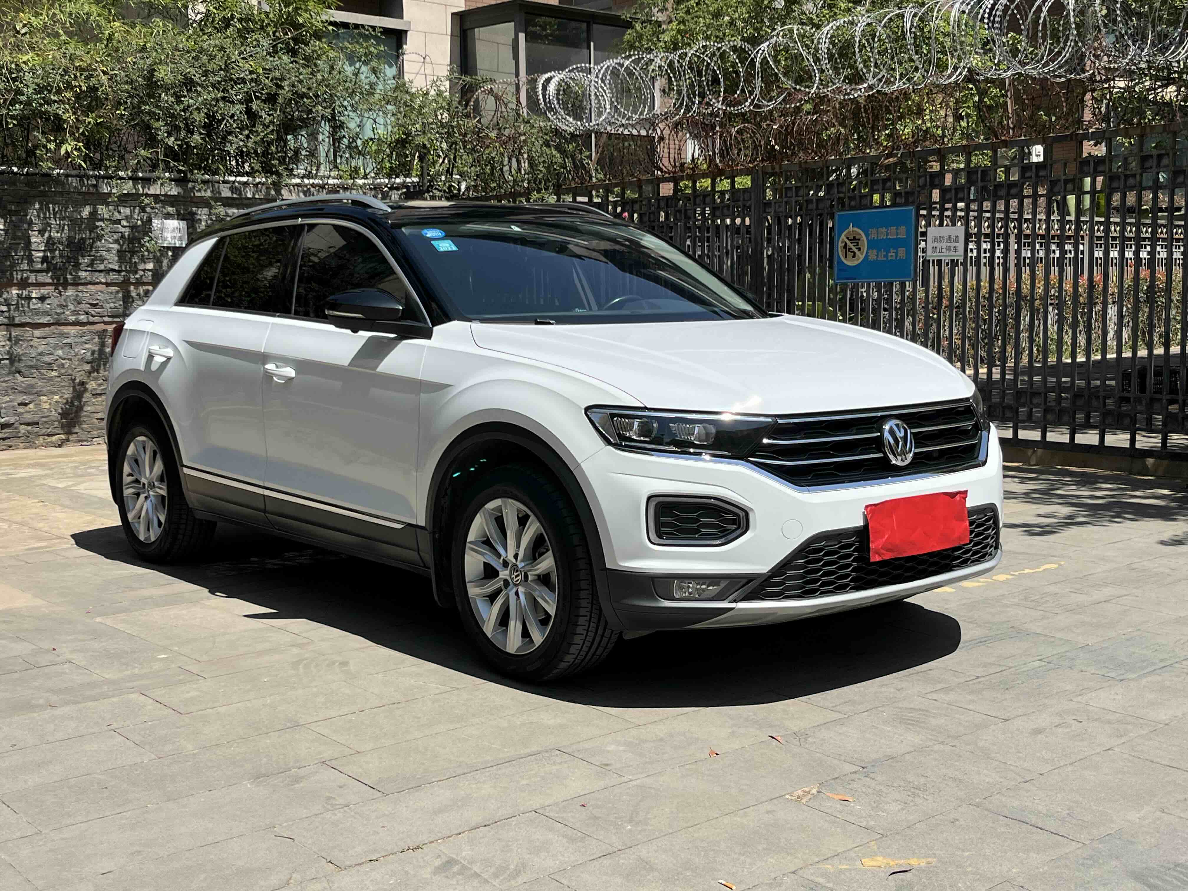 T-Roc 2018 car image #3
