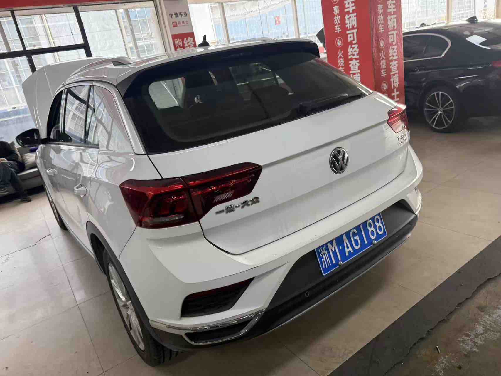 Volkswagen T-Roc 2019 #3 Volkswagen T-Roc 2019 car image #3