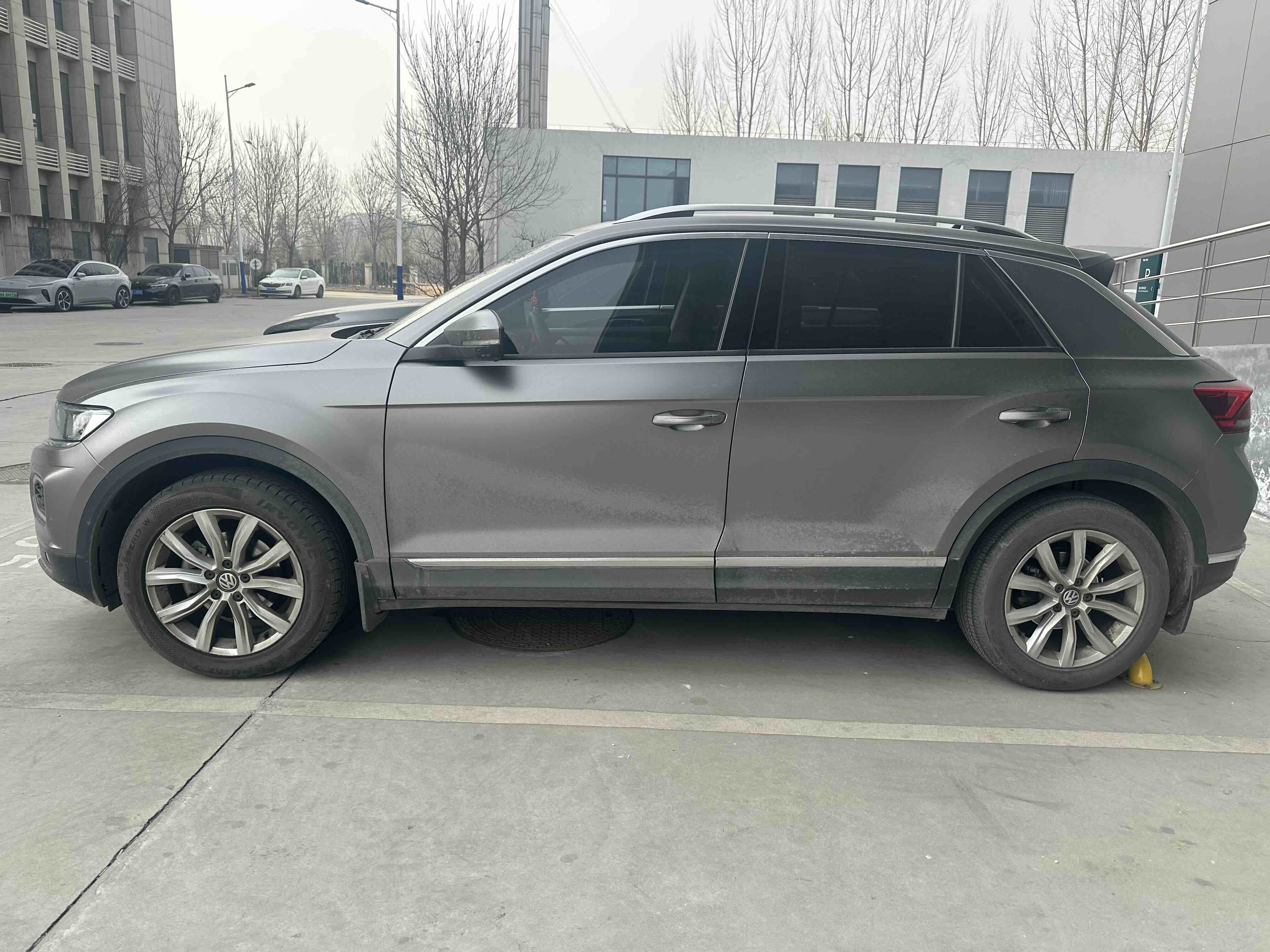 Volkswagen T-Roc 2019 car image #3