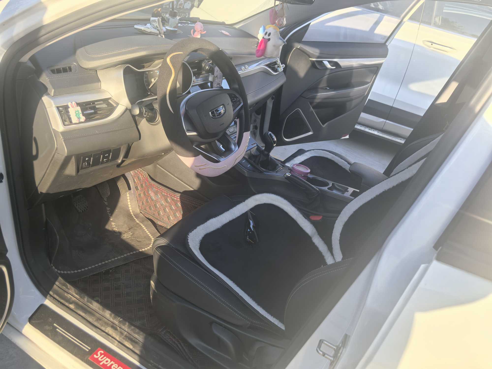 GEELY Emgrand 2021 #3 GEELY Emgrand 2021 car image #3