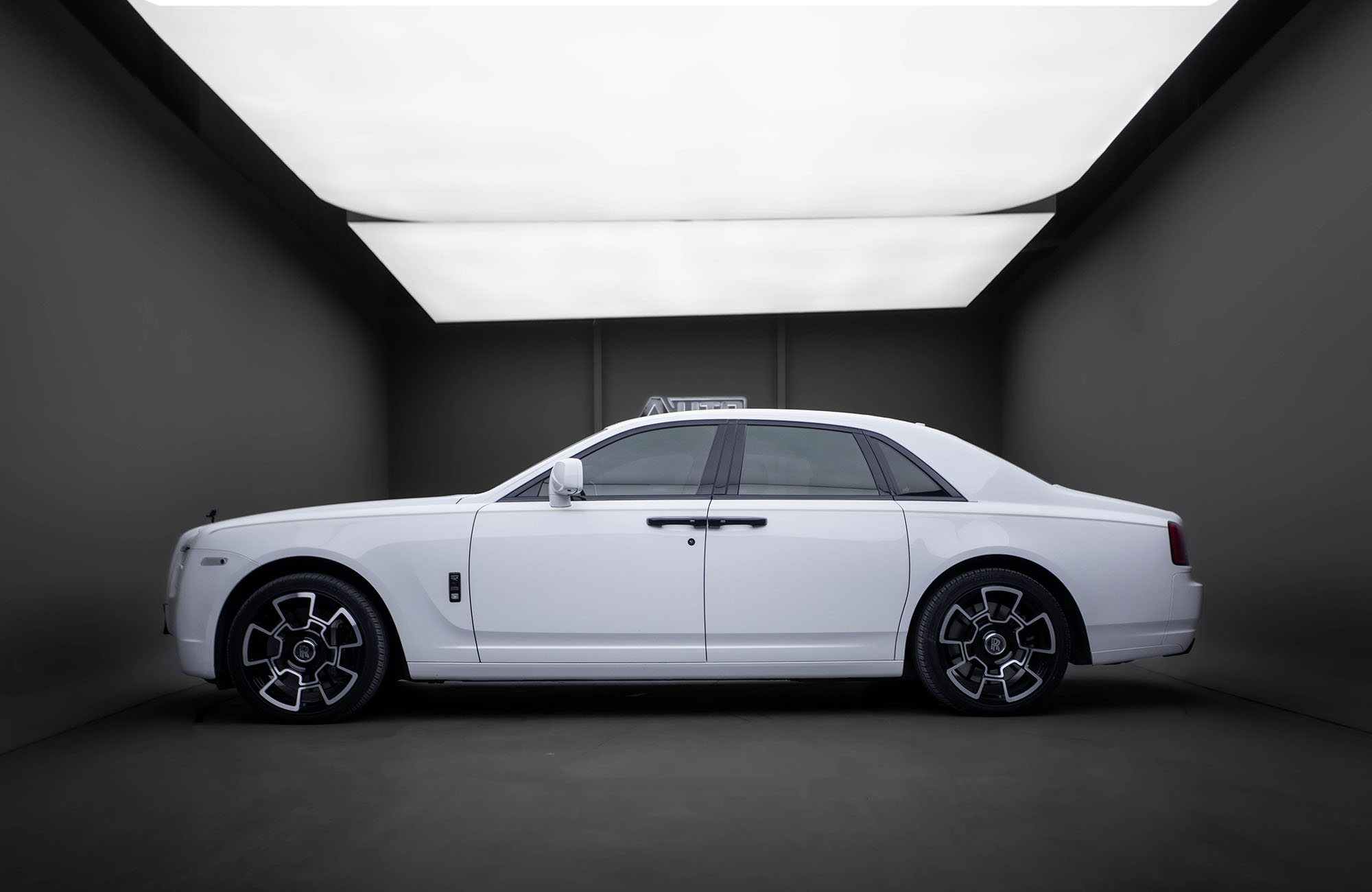 Rolls-Royce Ghost 2011 car image #3