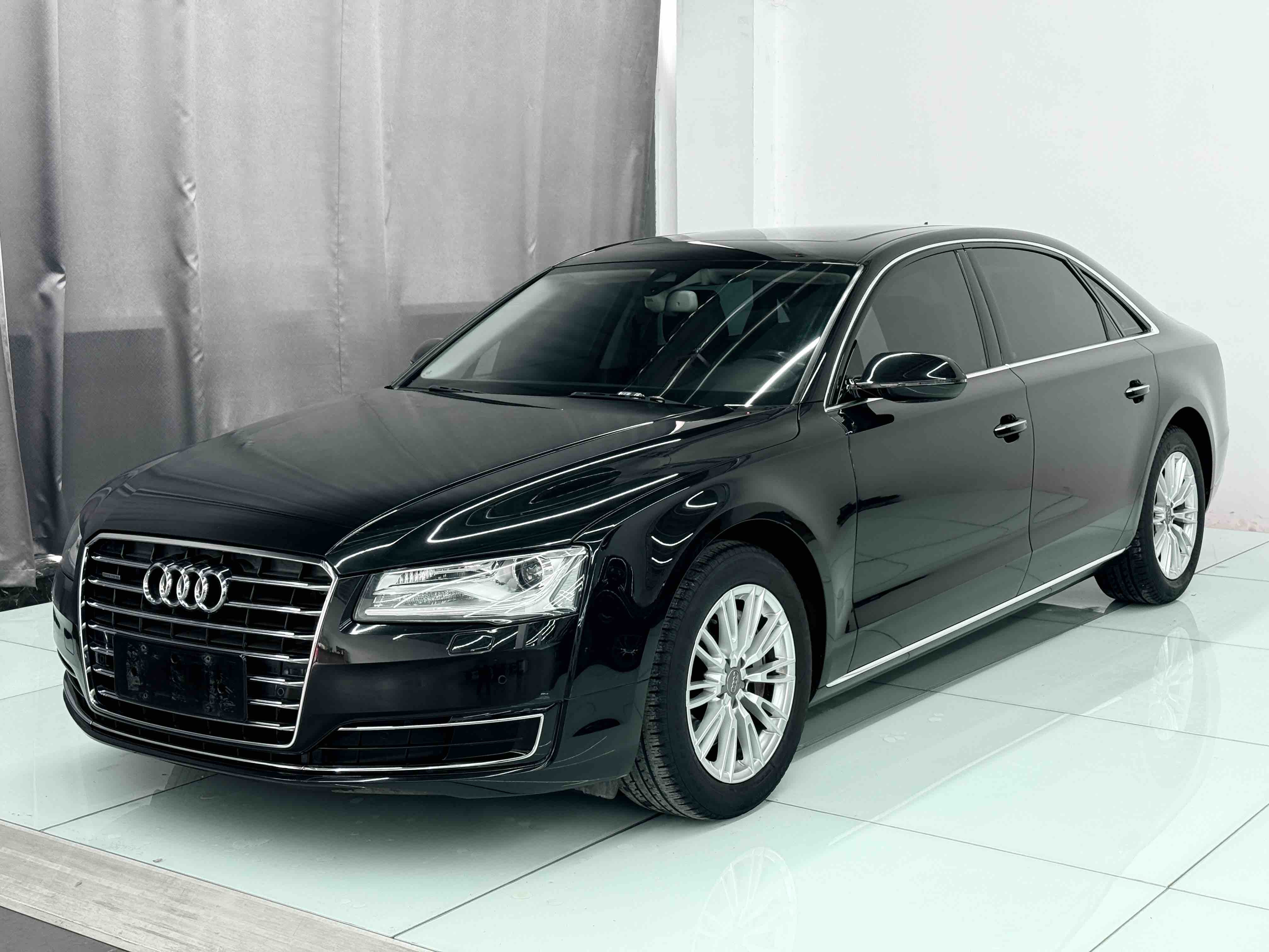 Audi A8 2015 car image #3