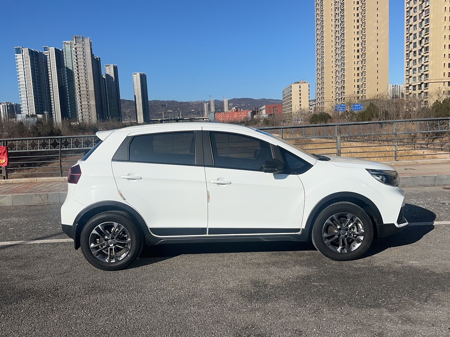 2020 immagine di auto #3