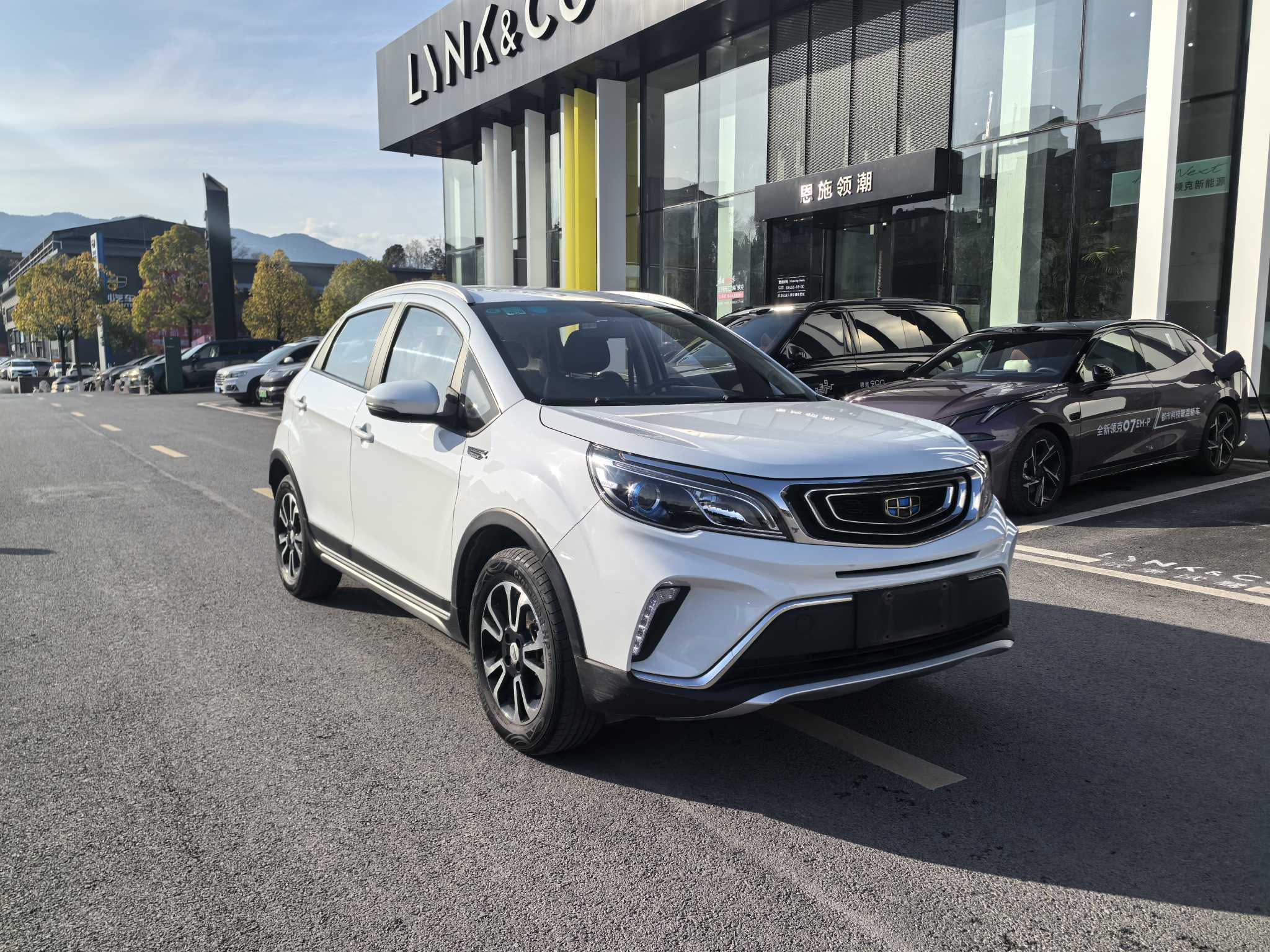 2018 immagine di auto #3